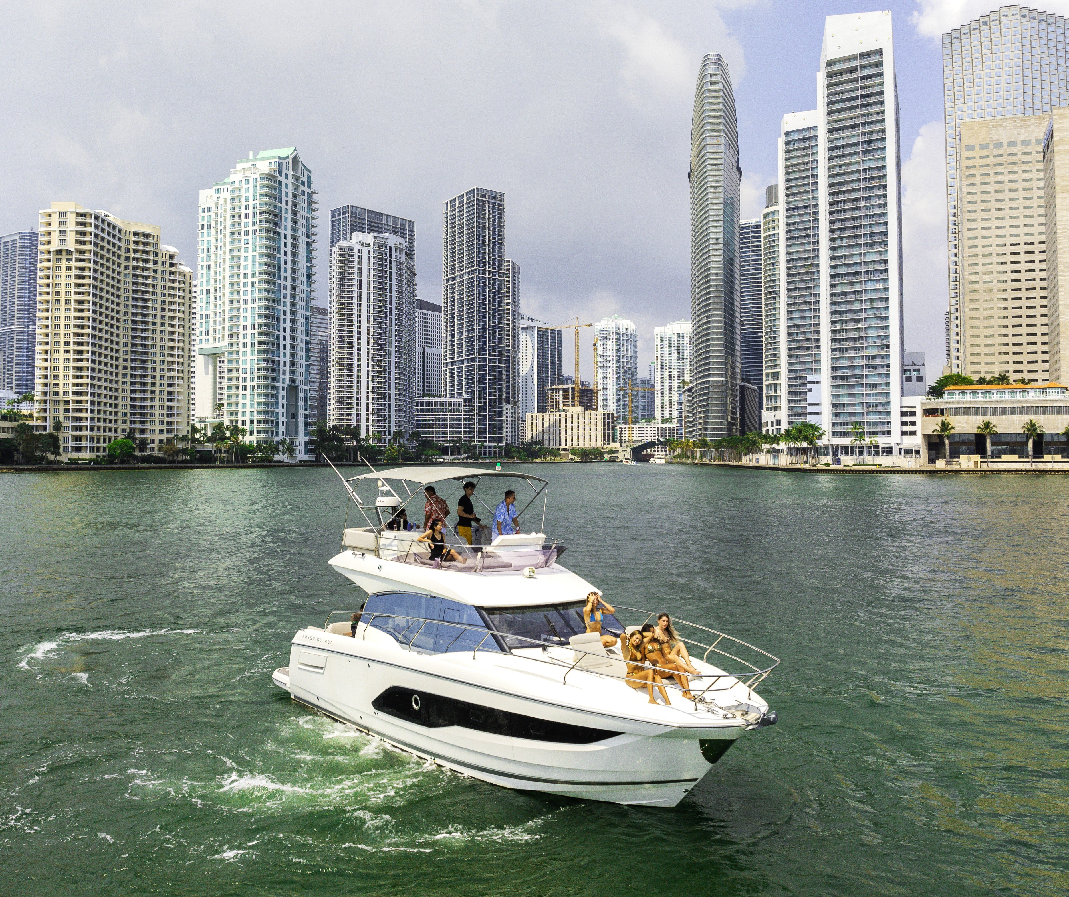 Prestige 420 Flybridge Charter - Miami