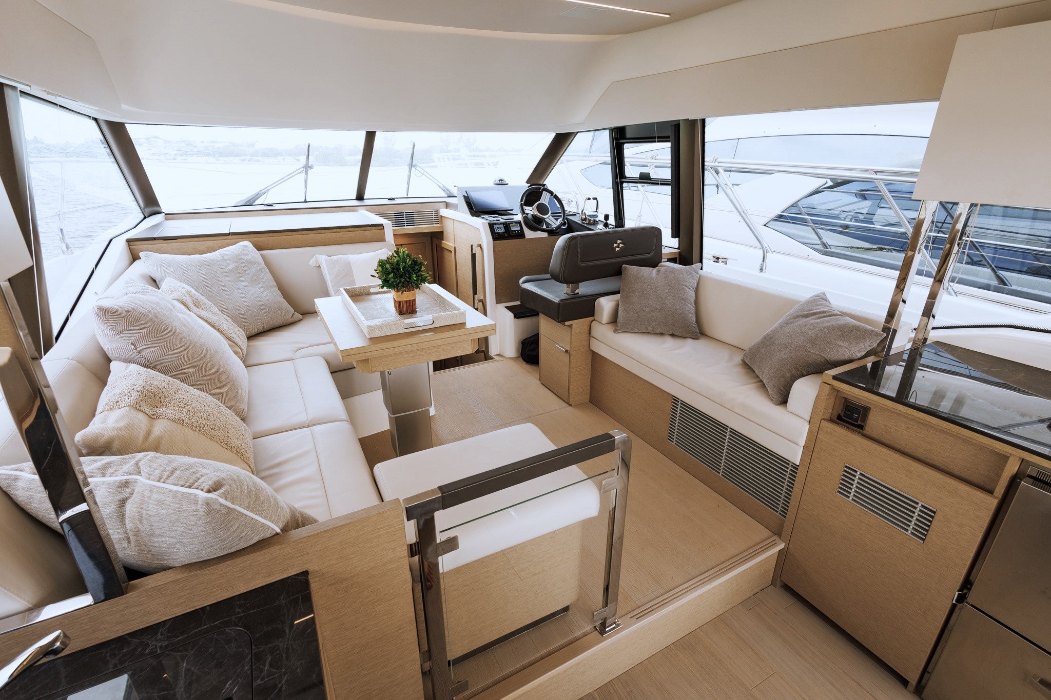 Prestige 420 Flybridge Charter - Miami