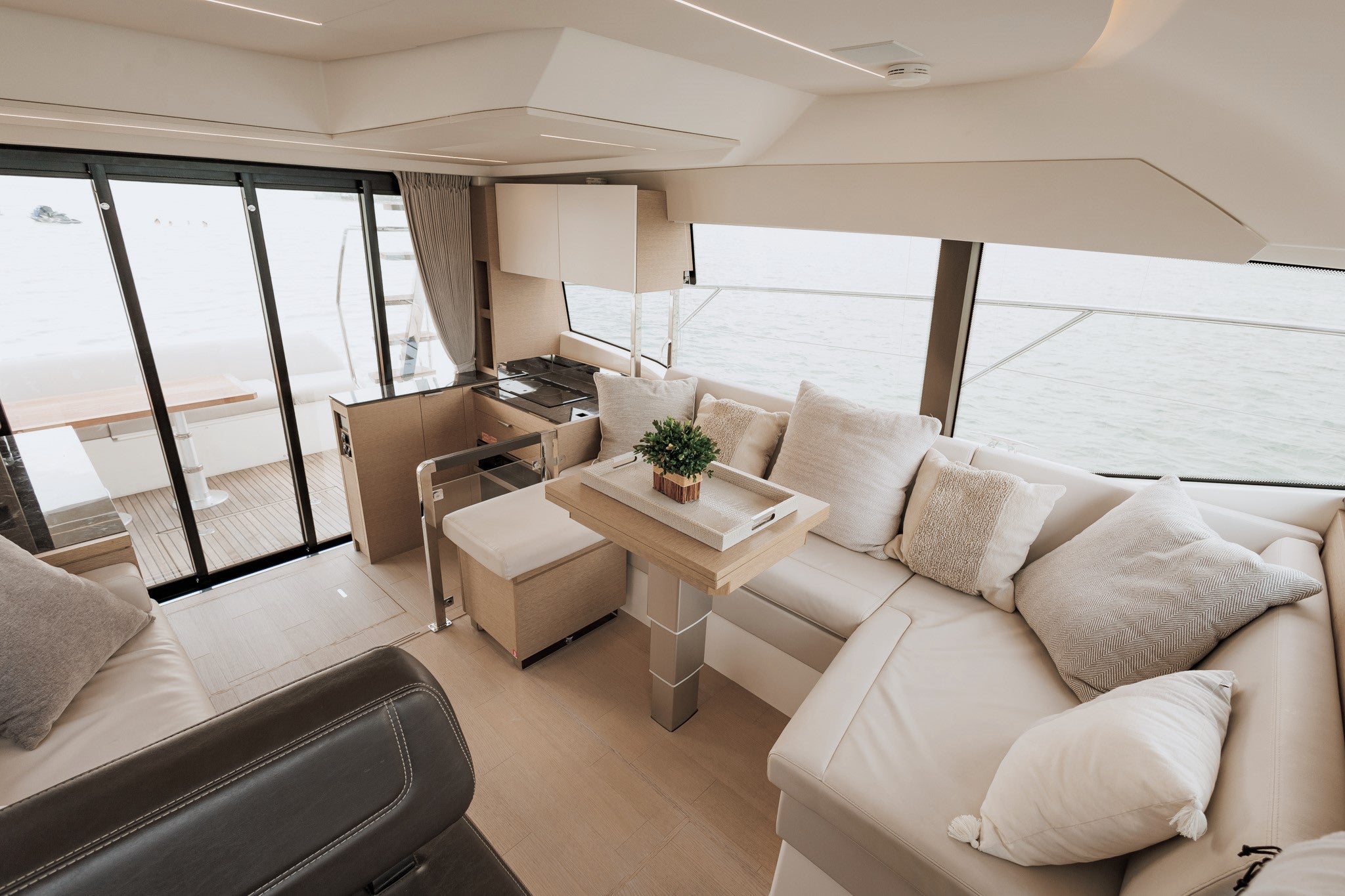 Prestige 420 Flybridge Charter - Miami