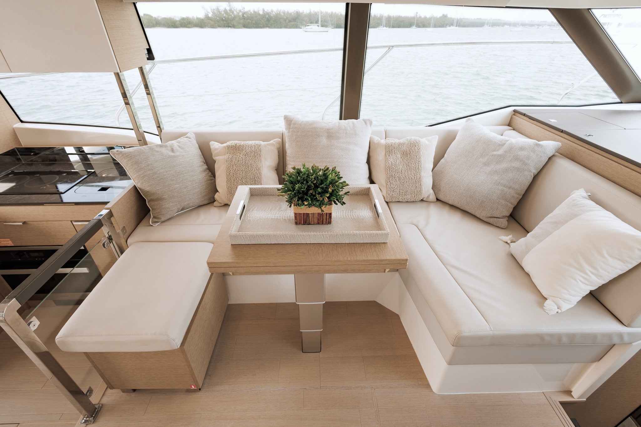 Prestige 420 Flybridge Charter - Miami