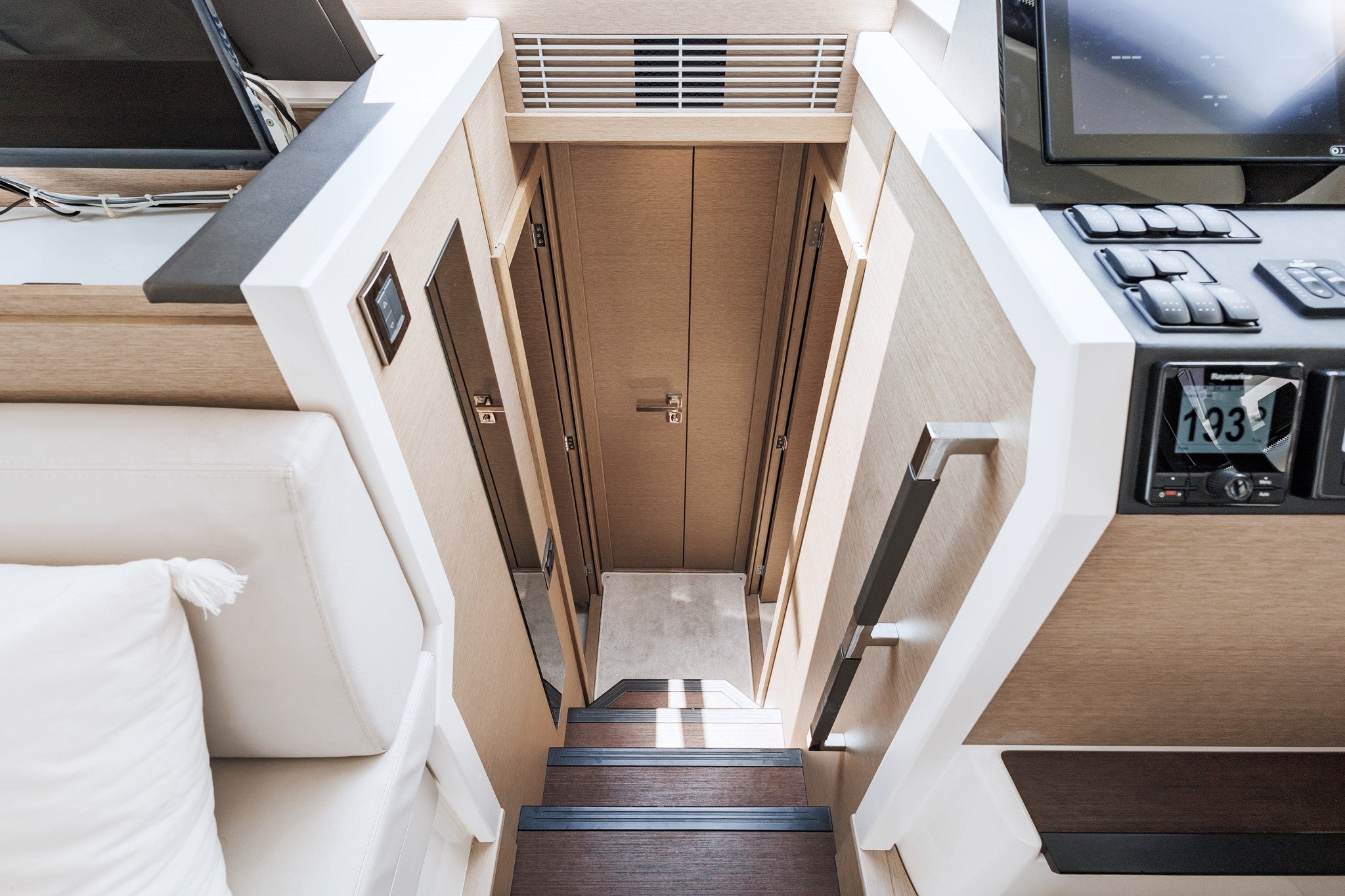 Prestige 420 Flybridge Charter - Miami