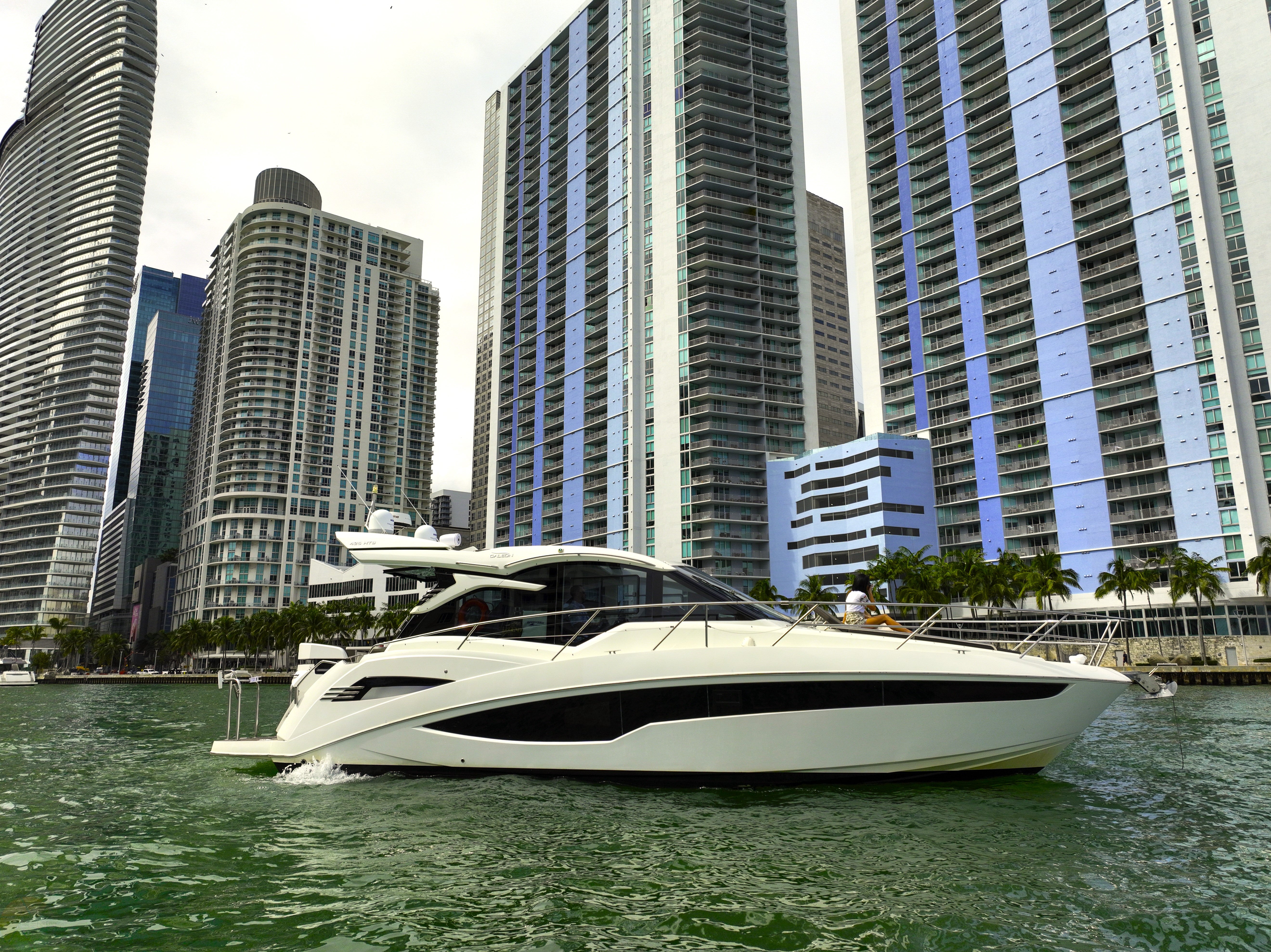 Galeon 425 HTS Charter - South Florida