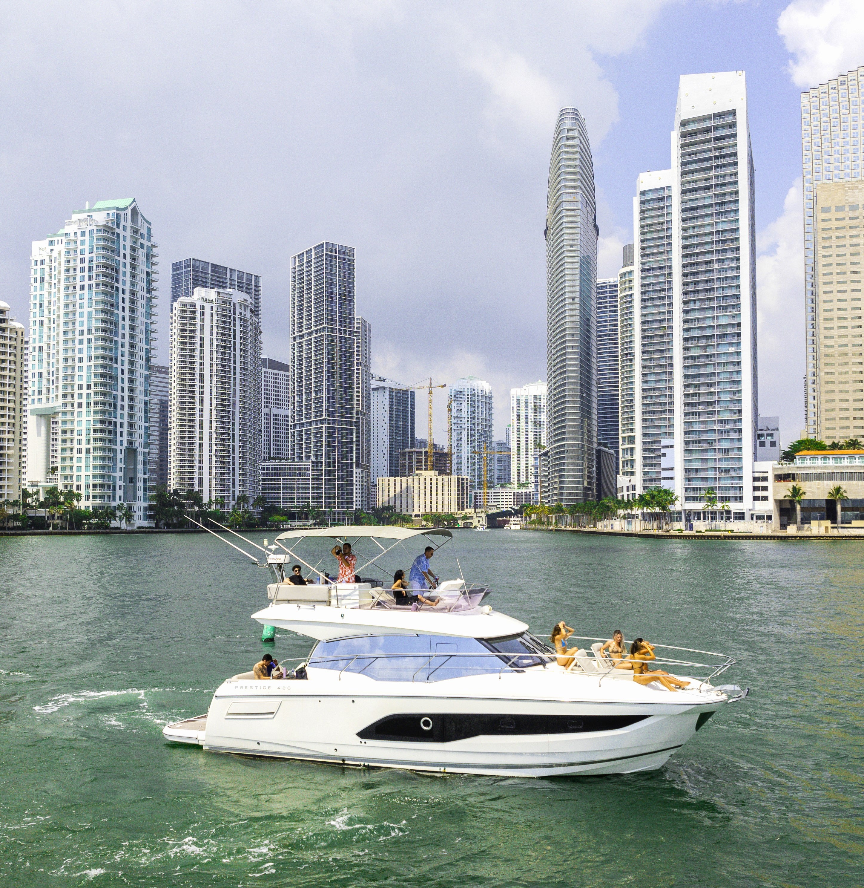 Prestige 420 Flybridge Charter - Miami