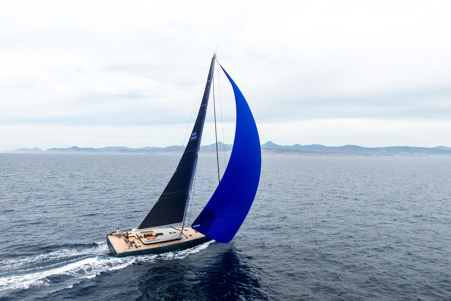 Y-8 Yacht Weekly Charter - Premium Luxury Experience
