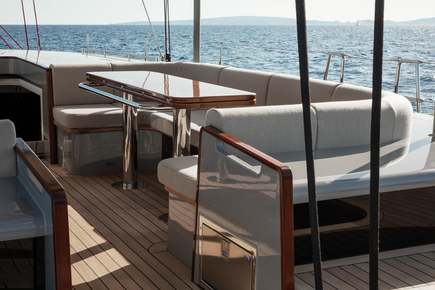 Y-8 Yacht Weekly Charter - Premium Luxury Experience
