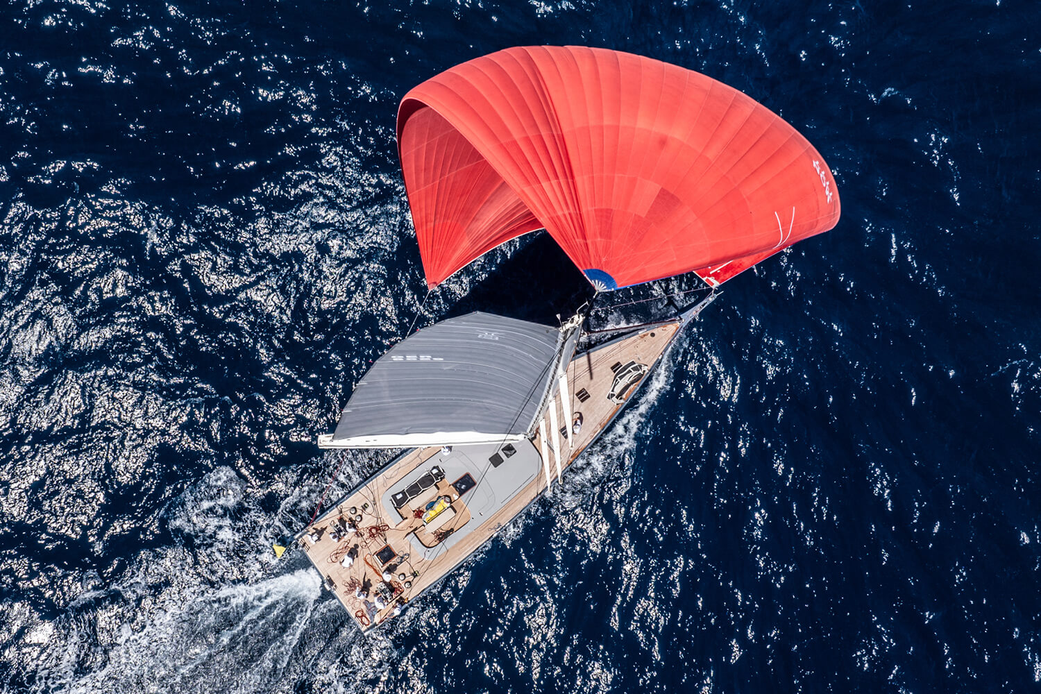 Y-8 Yacht Weekly Charter - Premium Luxury Experience