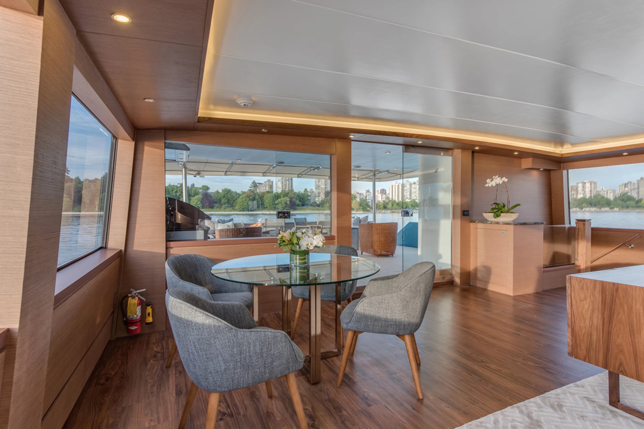 ASCENTE 112 - Luxury Alaska Charter