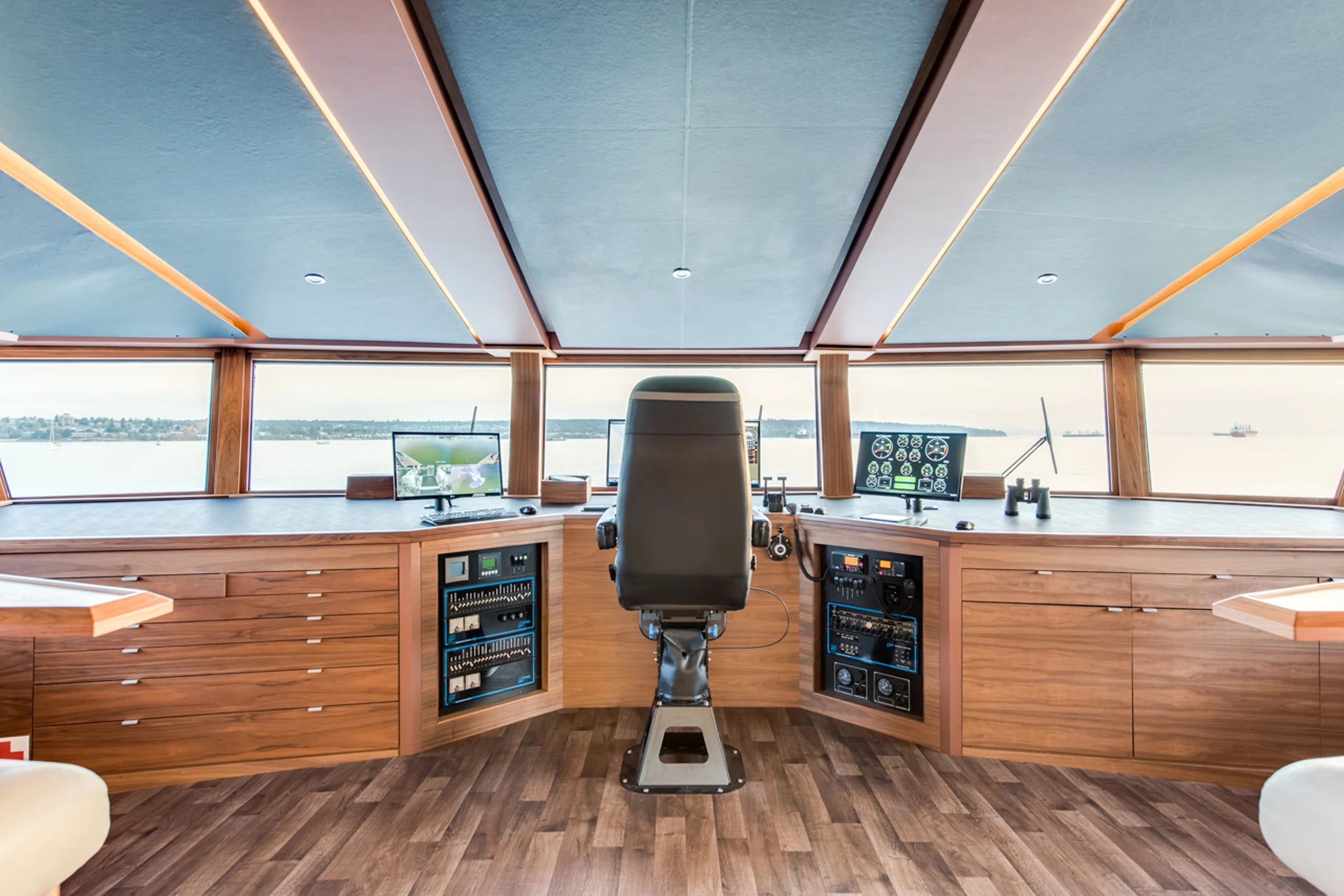 ASCENTE 112 - Luxury Alaska Charter