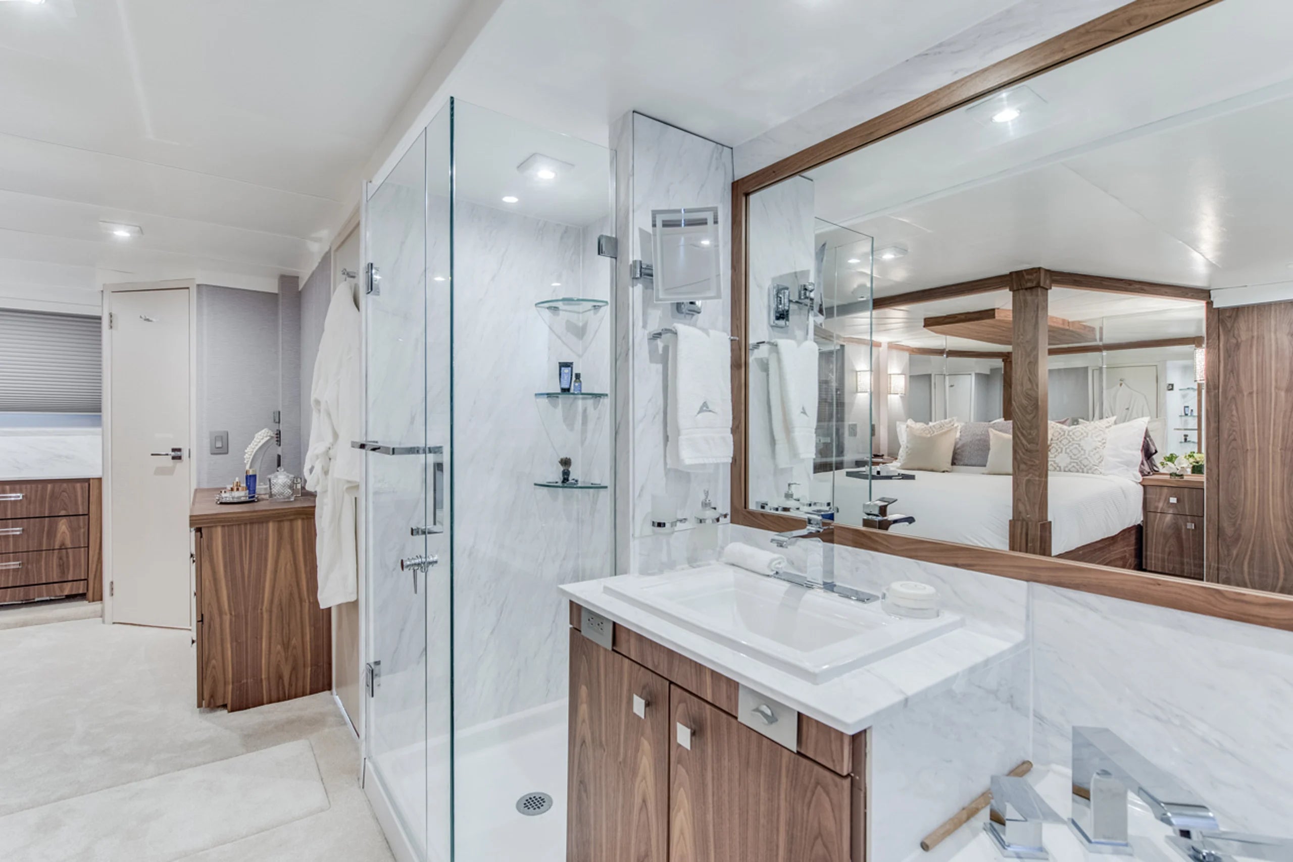 ASCENTE 112 - Luxury Alaska Charter
