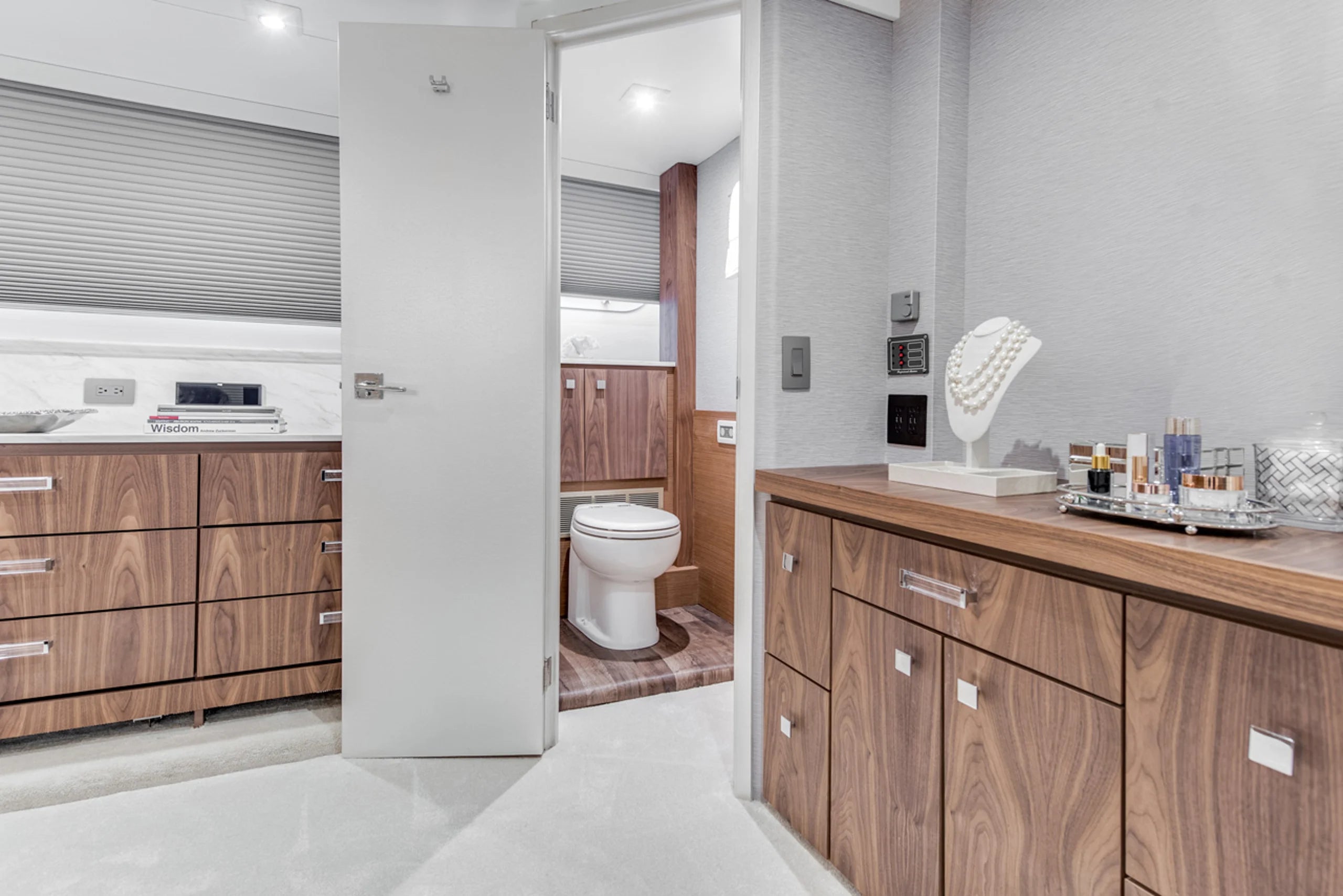 ASCENTE 112 - Luxury Alaska Charter