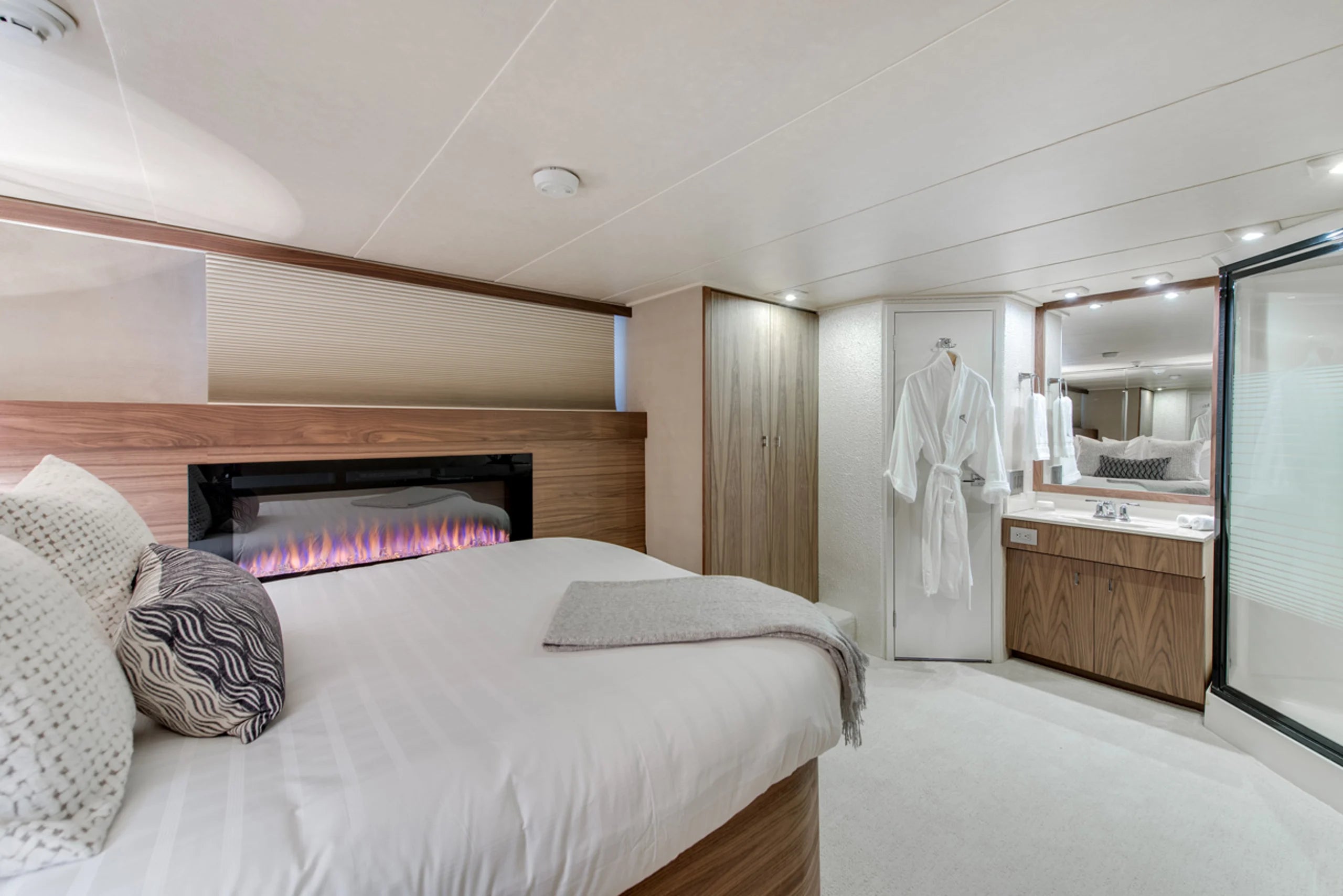 ASCENTE 112 - Luxury Alaska Charter
