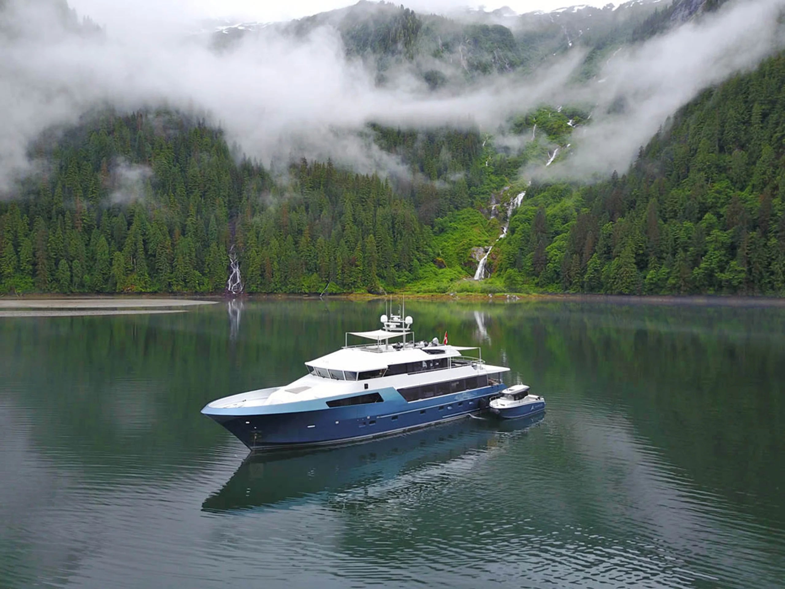 ASCENTE 112 - Luxury Alaska Charter