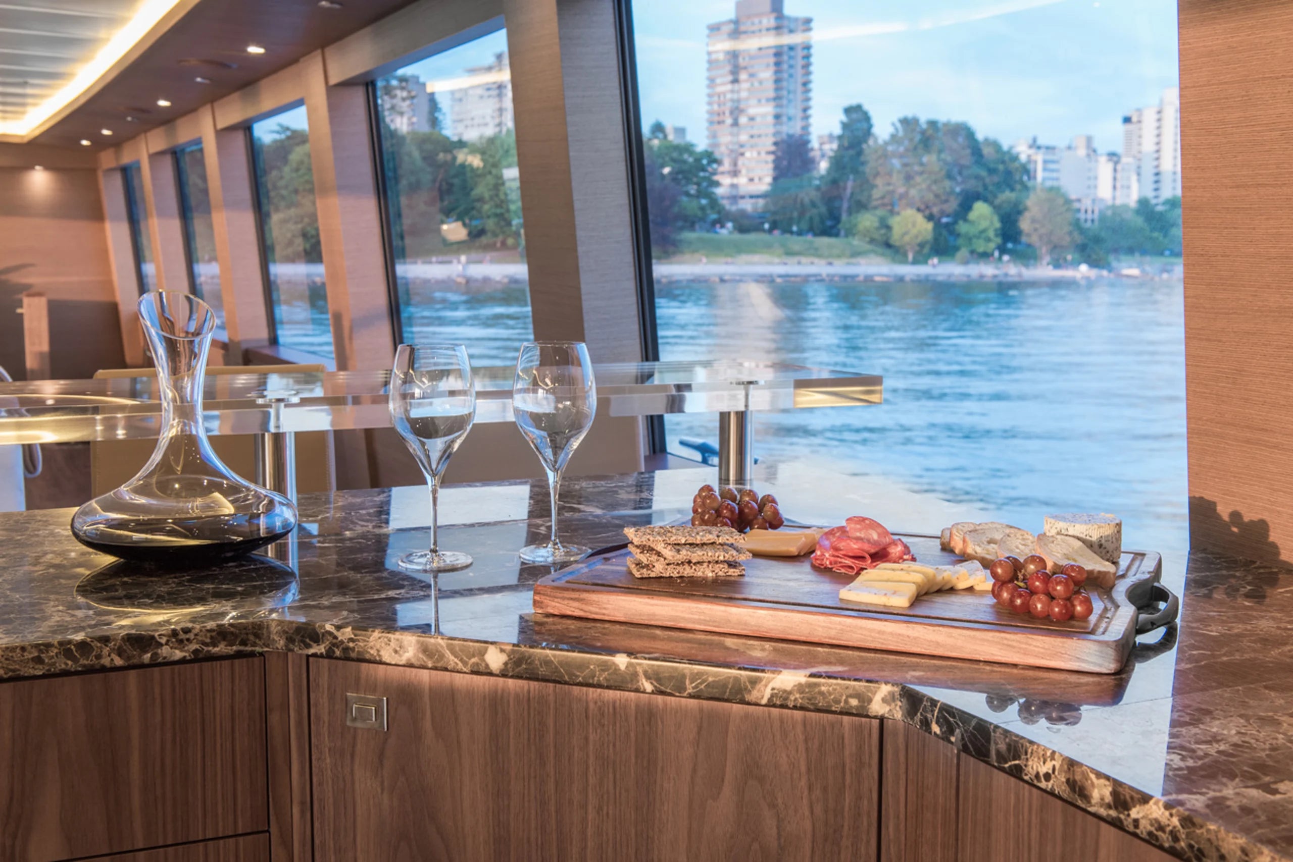 ASCENTE 112 - Luxury Alaska Charter