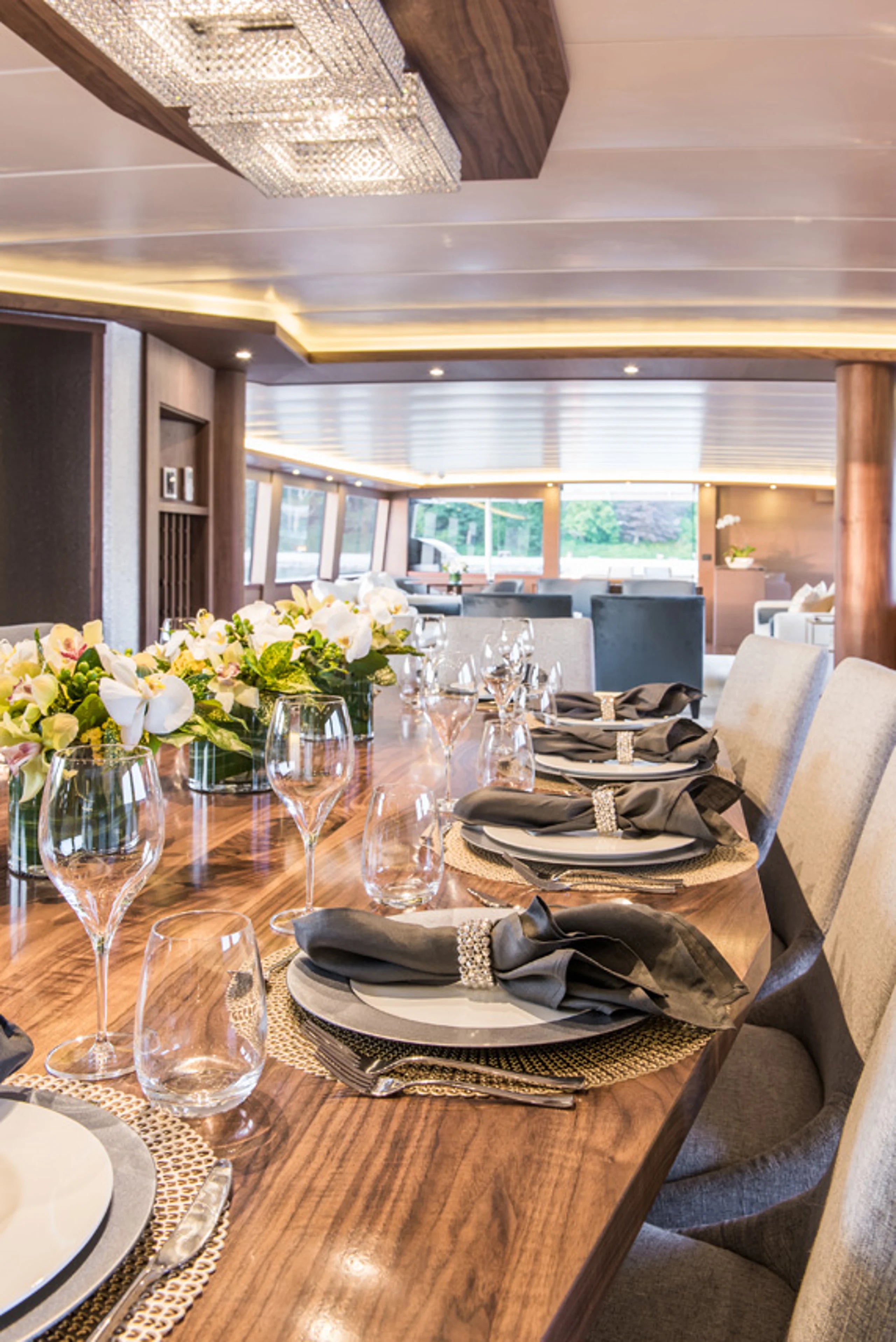 ASCENTE 112 - Luxury Alaska Charter
