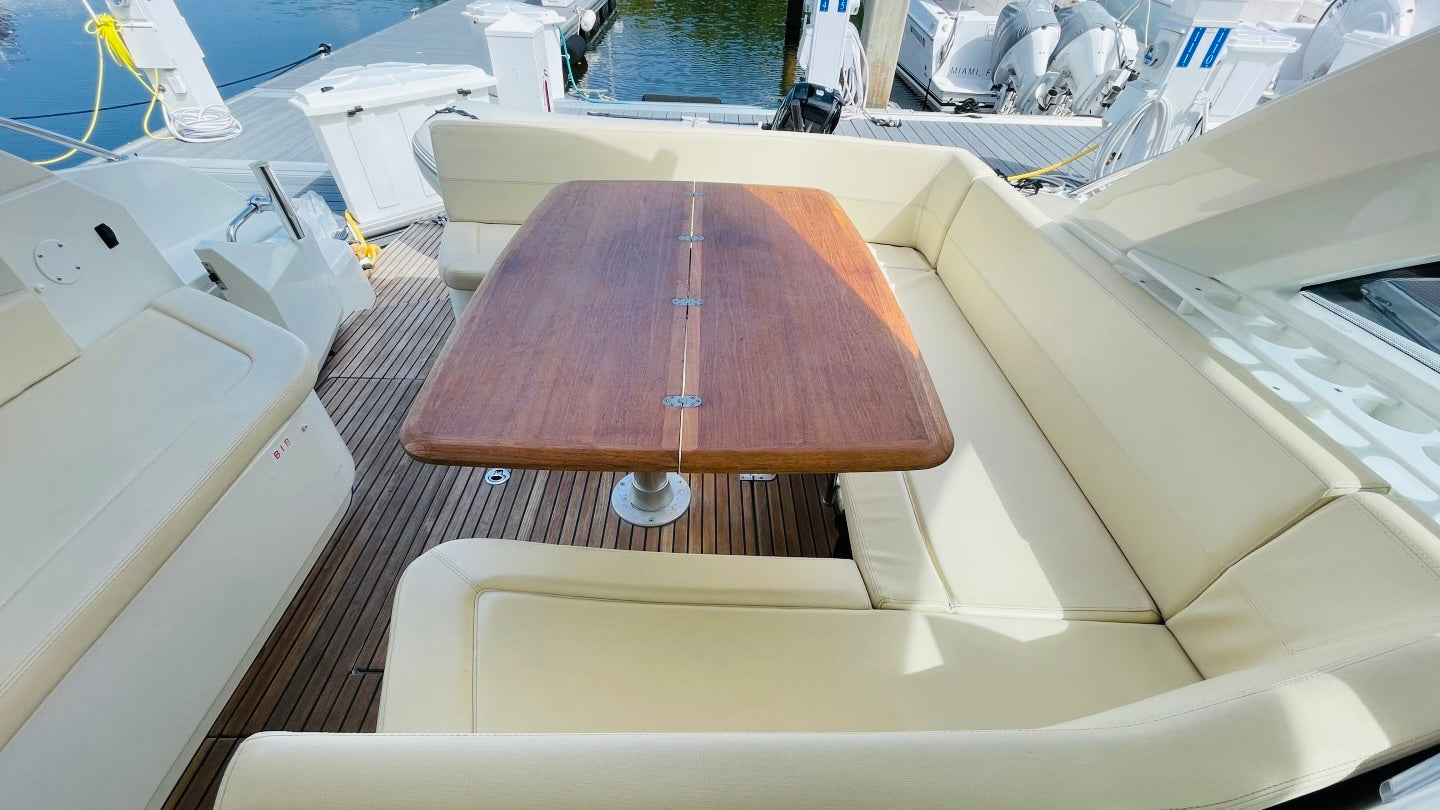 Beneteau Grand Turismo 38 Charter - South Florida