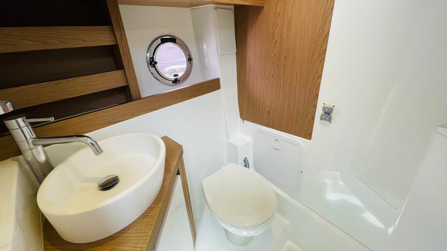 Beneteau Grand Turismo 38 Charter - South Florida