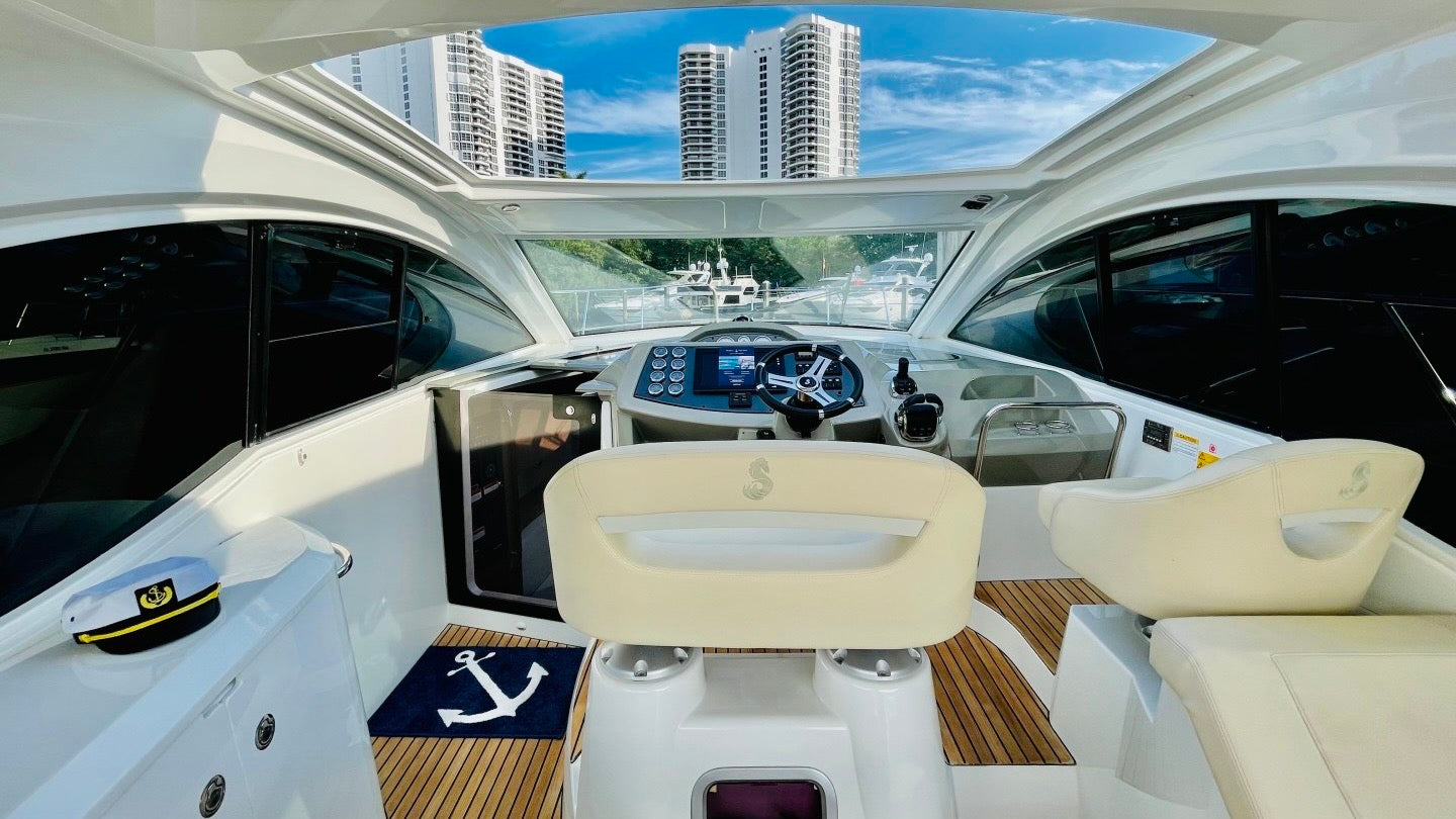 Beneteau Grand Turismo 38 Charter - South Florida