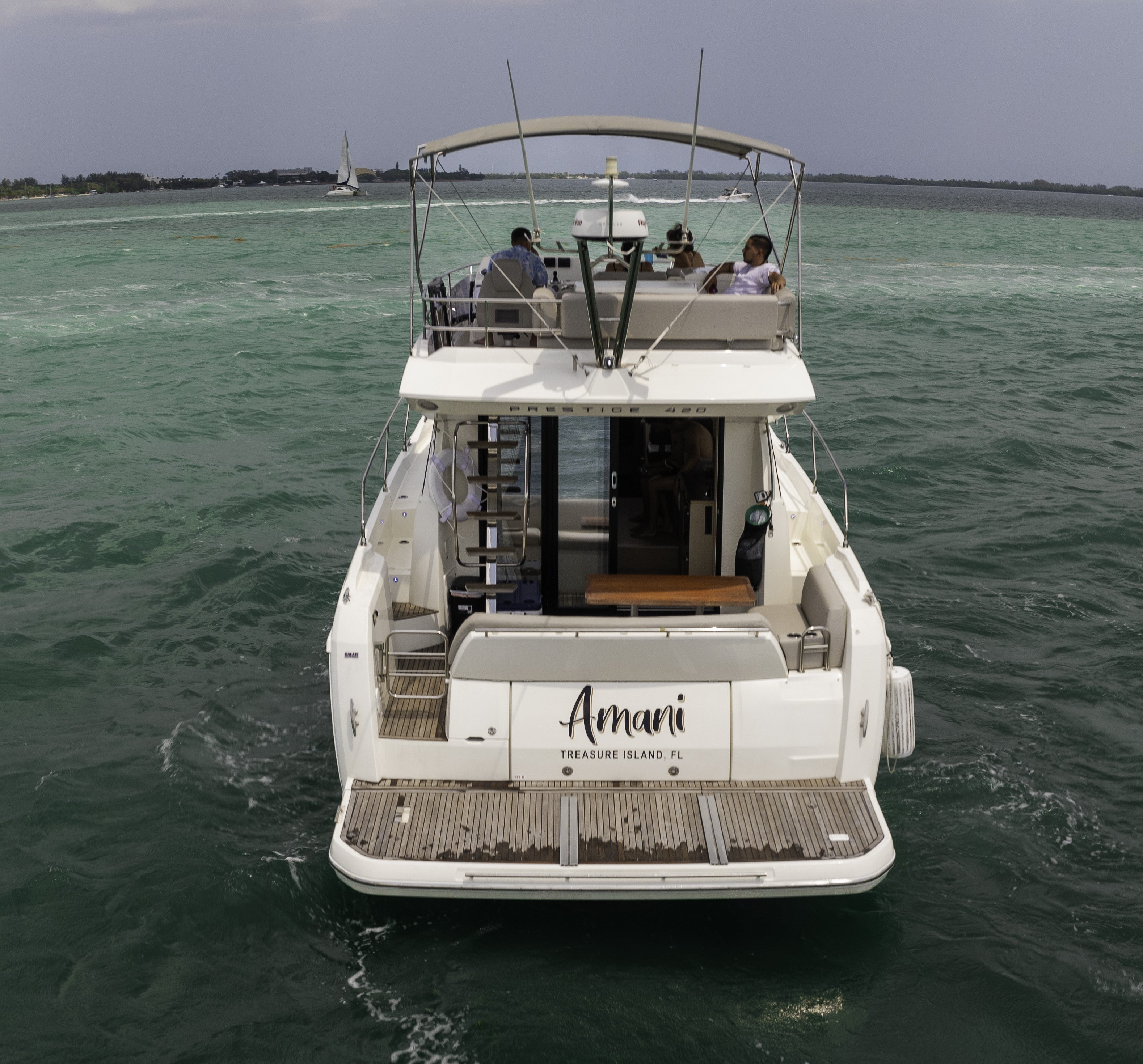 Prestige 420 Flybridge Charter - Miami