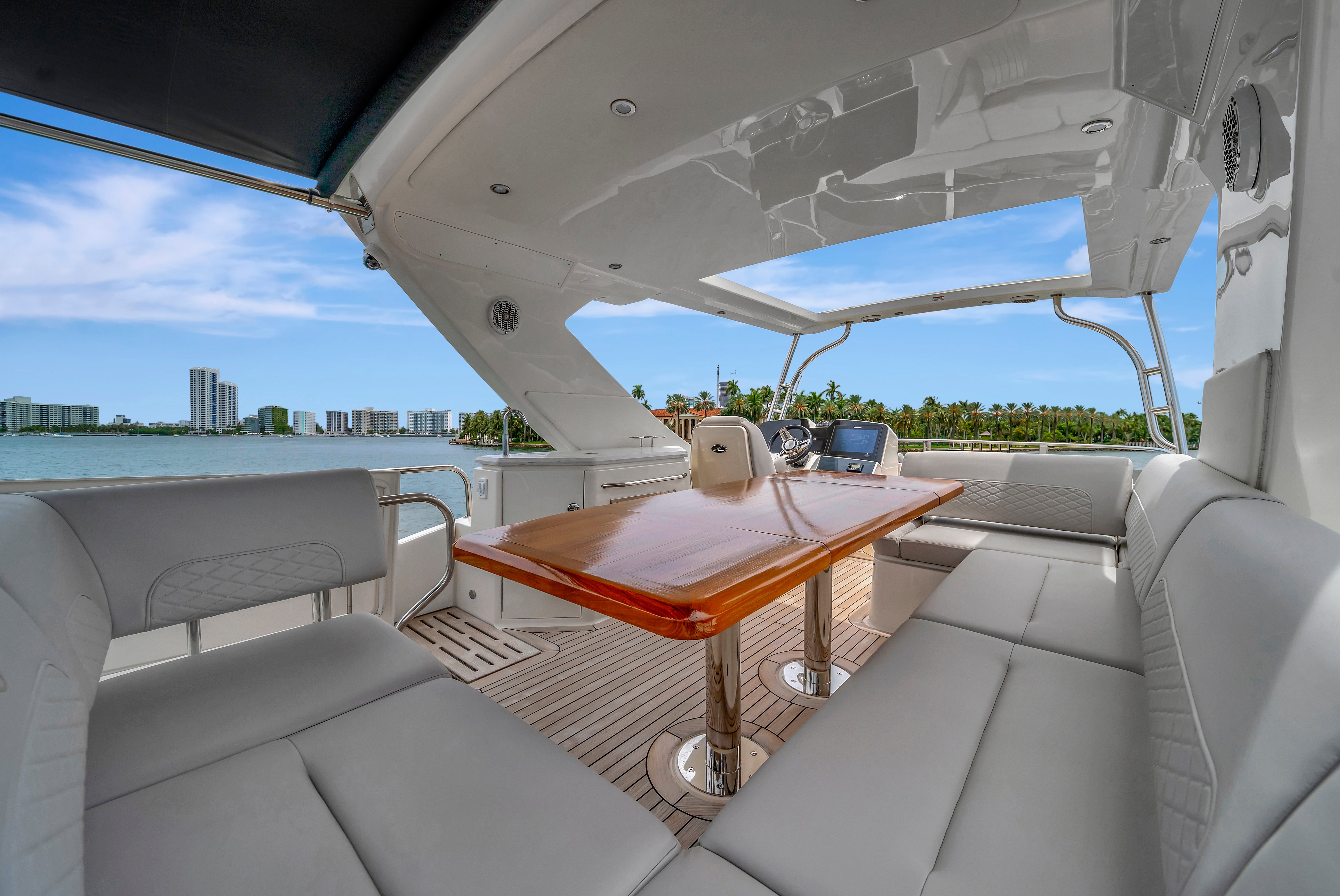 Sea Ray Sundancer 60 Charter - South Florida
