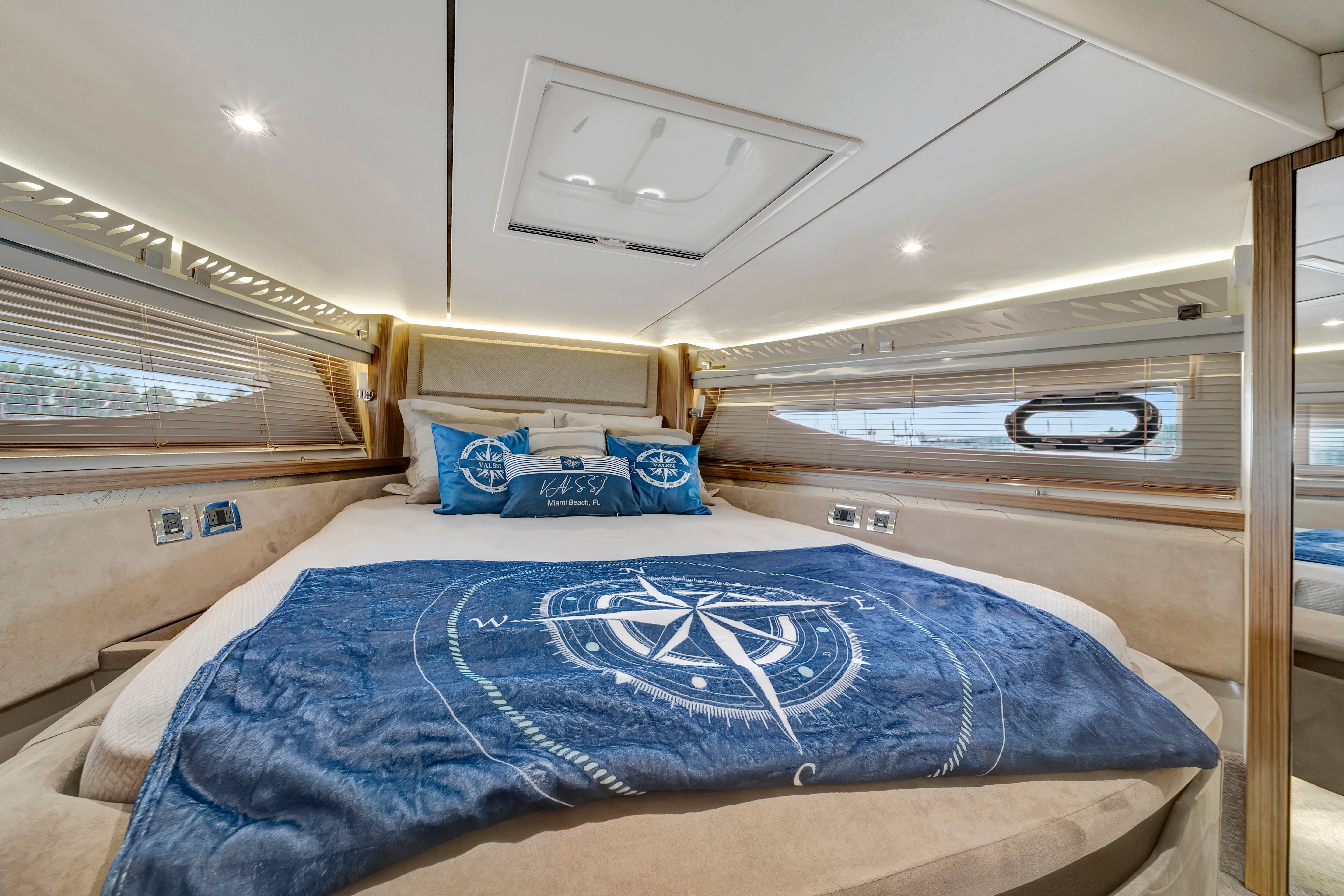 Sea Ray Sundancer 60 Charter - South Florida