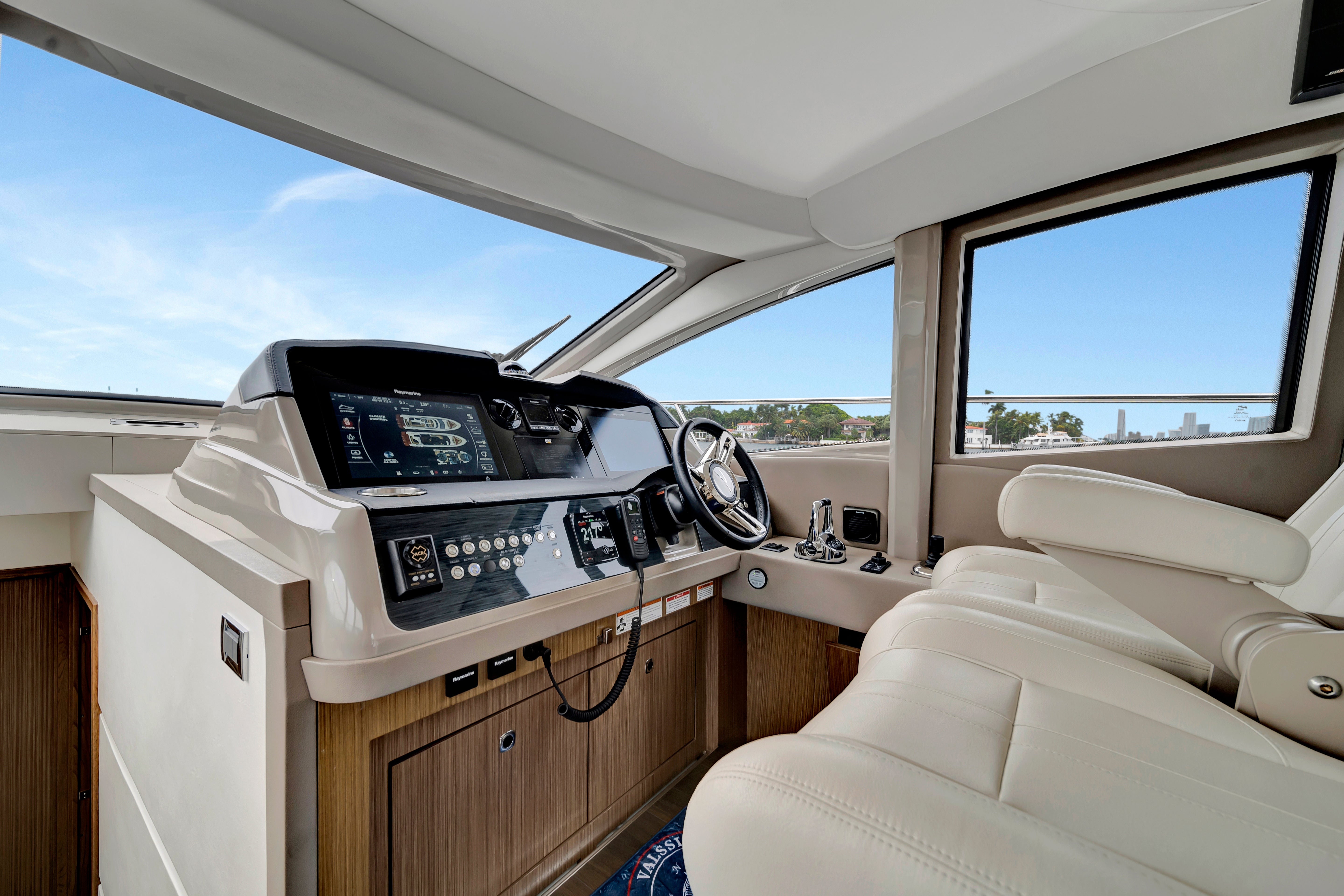 Sea Ray Sundancer 60 Charter - South Florida
