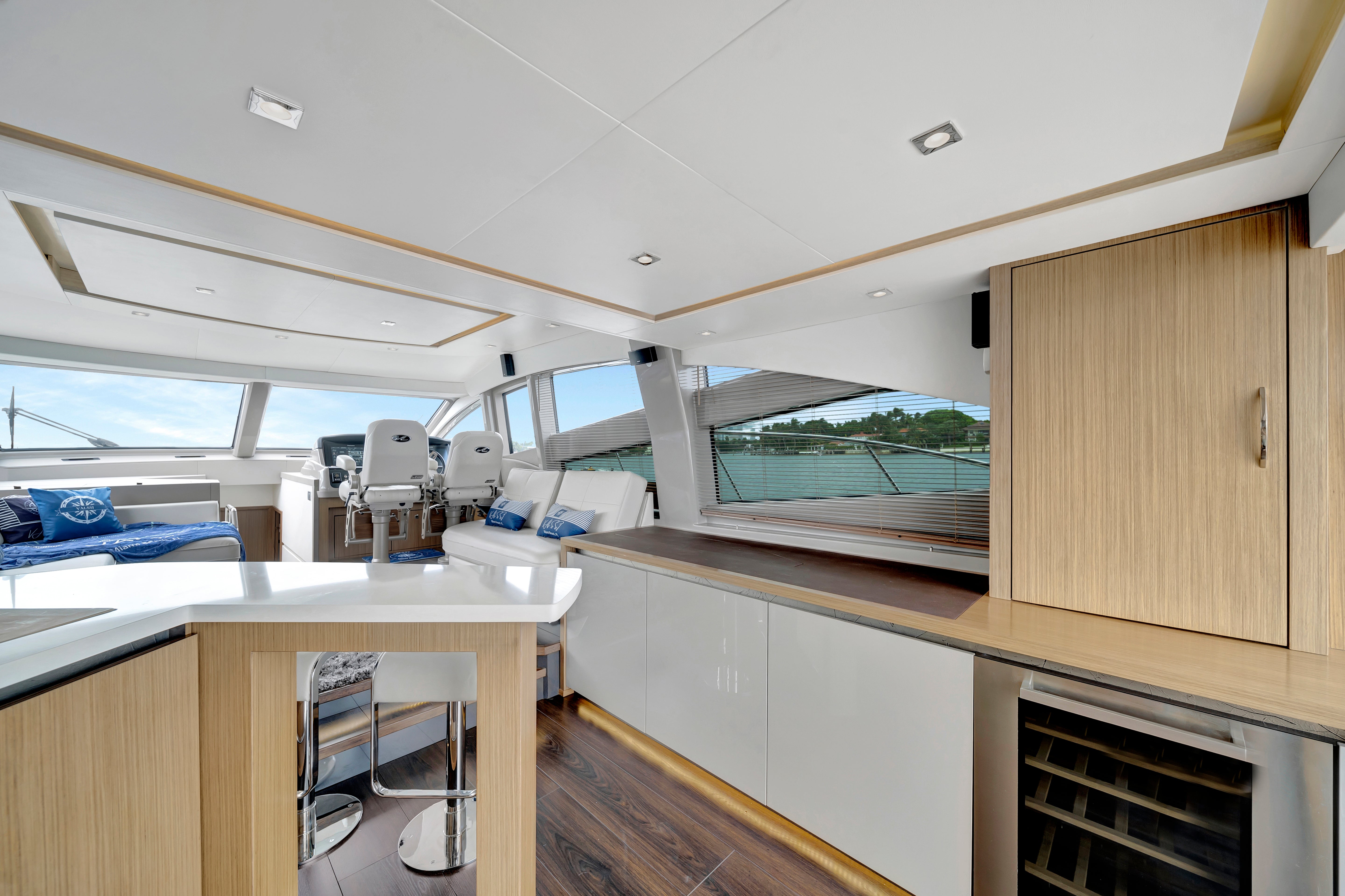 Sea Ray Sundancer 60 Charter - South Florida
