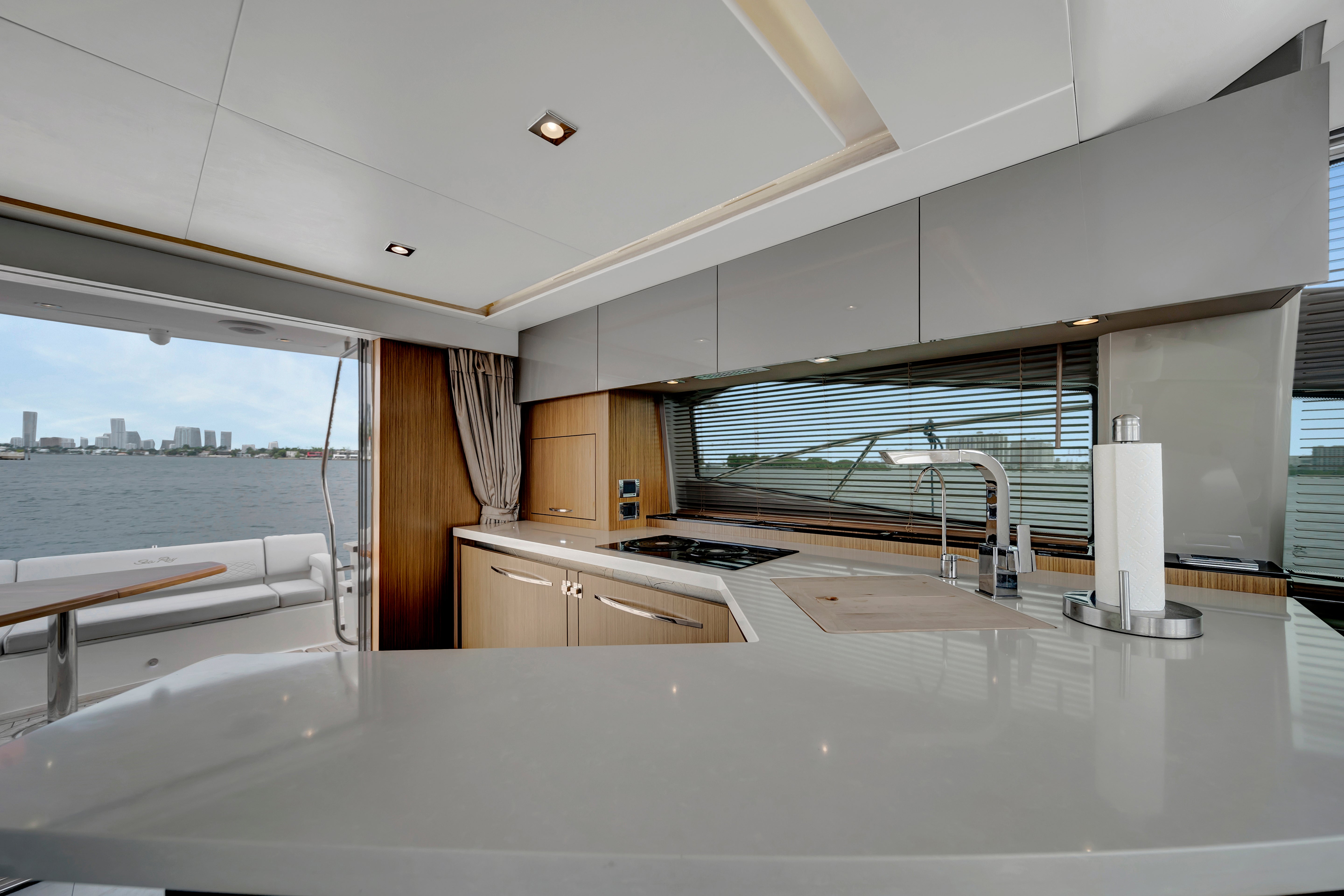 Sea Ray Sundancer 60 Charter - South Florida
