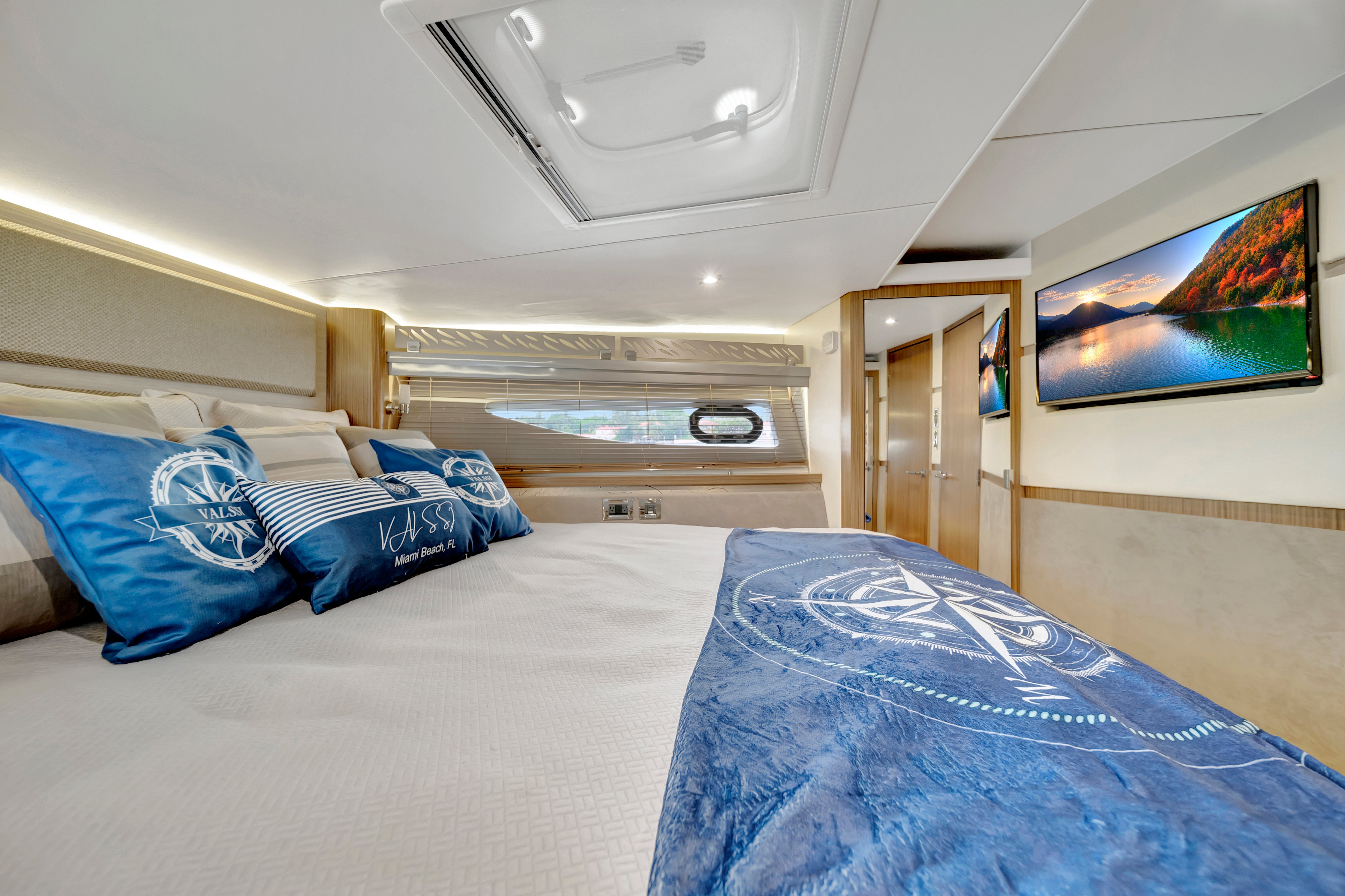 Sea Ray Sundancer 60 Charter - South Florida