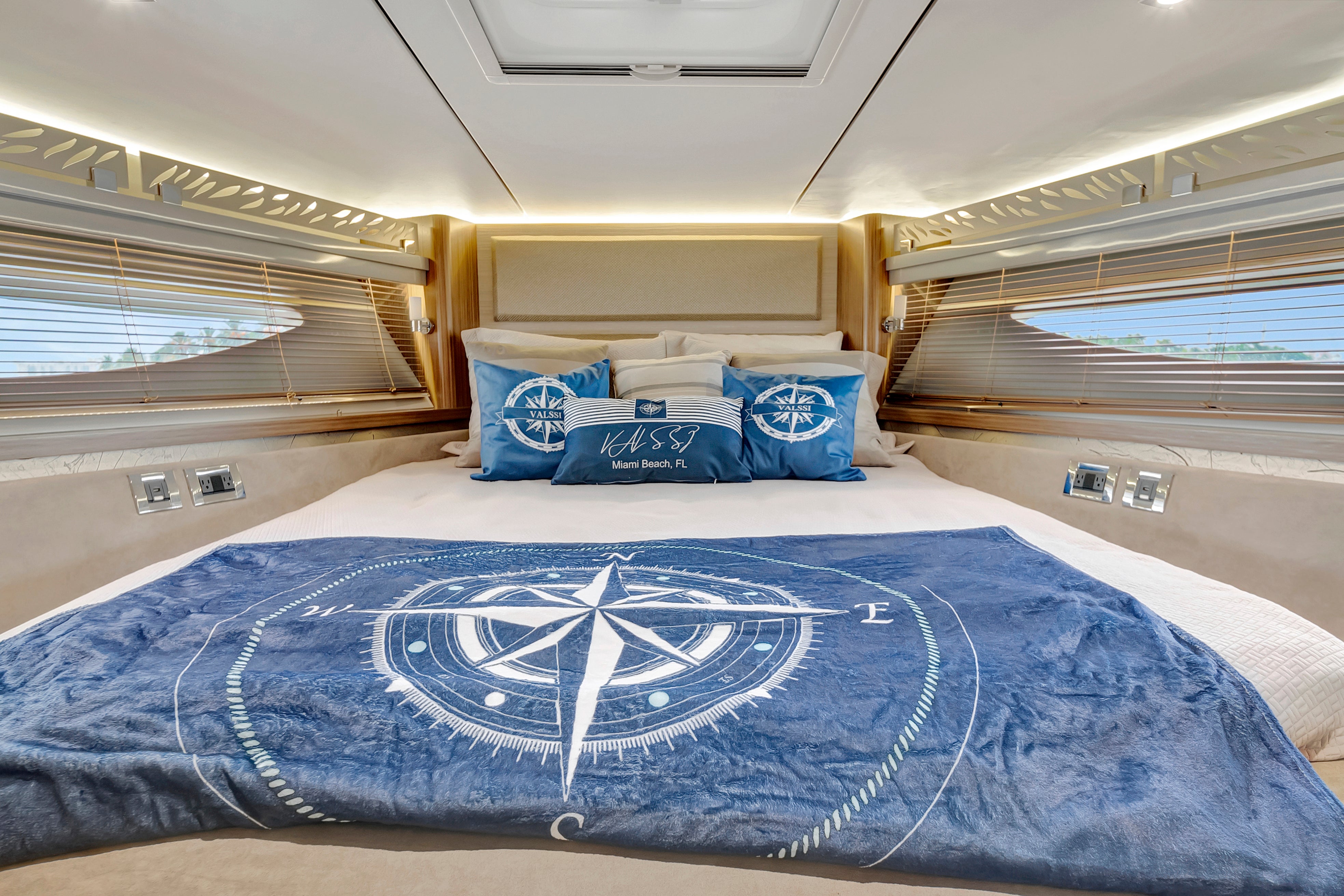 Sea Ray Sundancer 60 Charter - South Florida