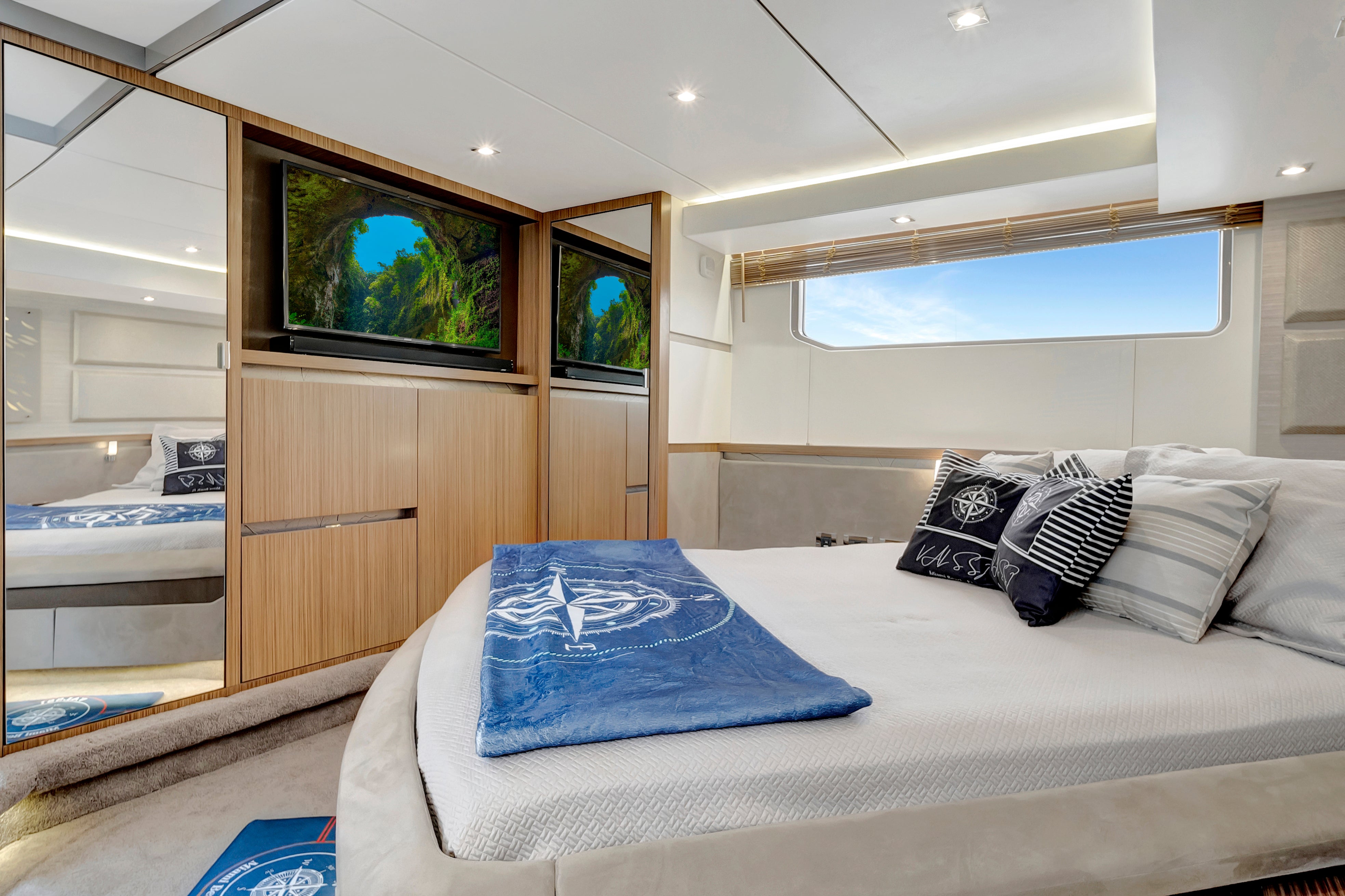 Sea Ray Sundancer 60 Charter - South Florida