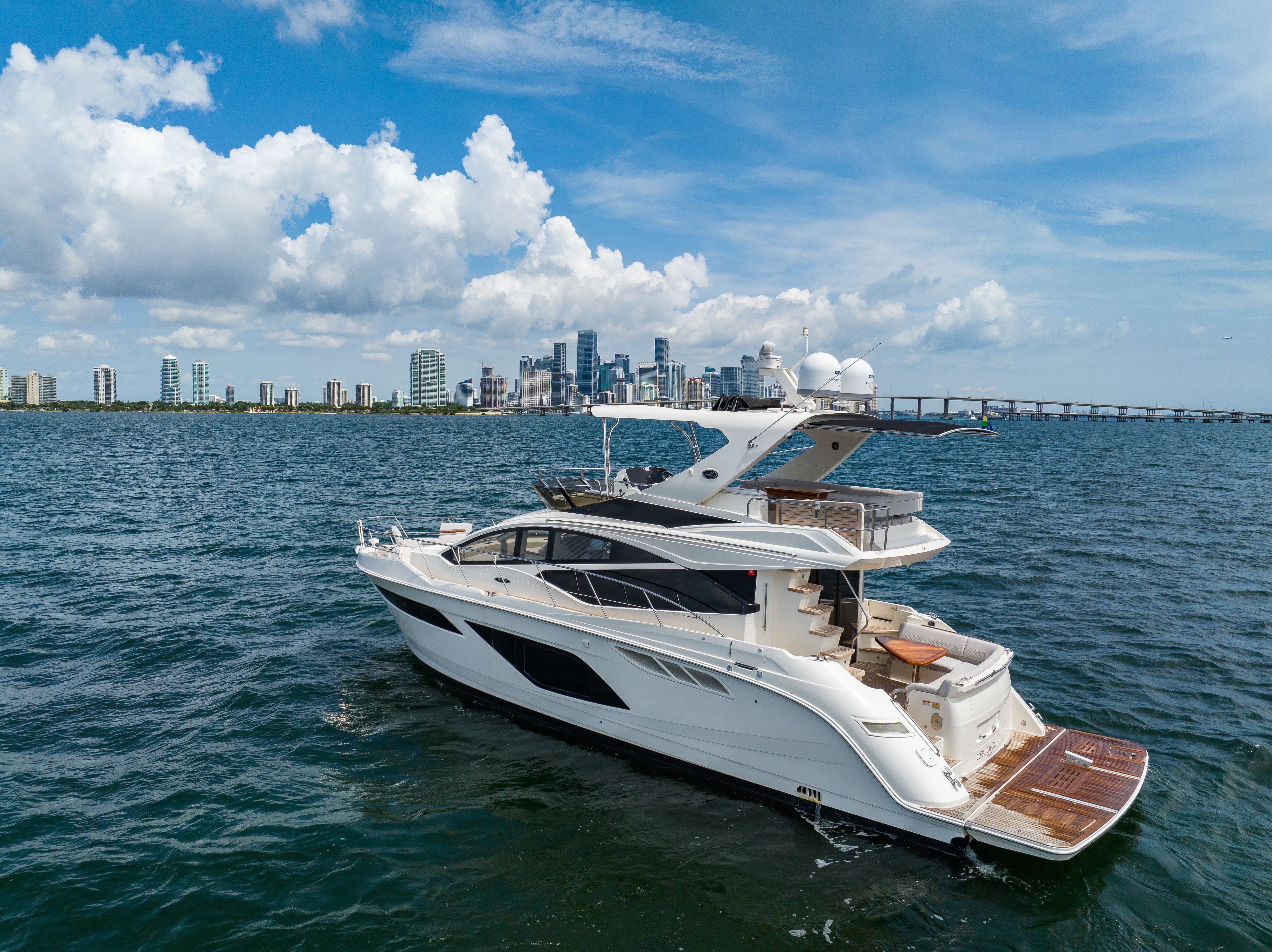 Sea Ray Sundancer 60 Charter - South Florida