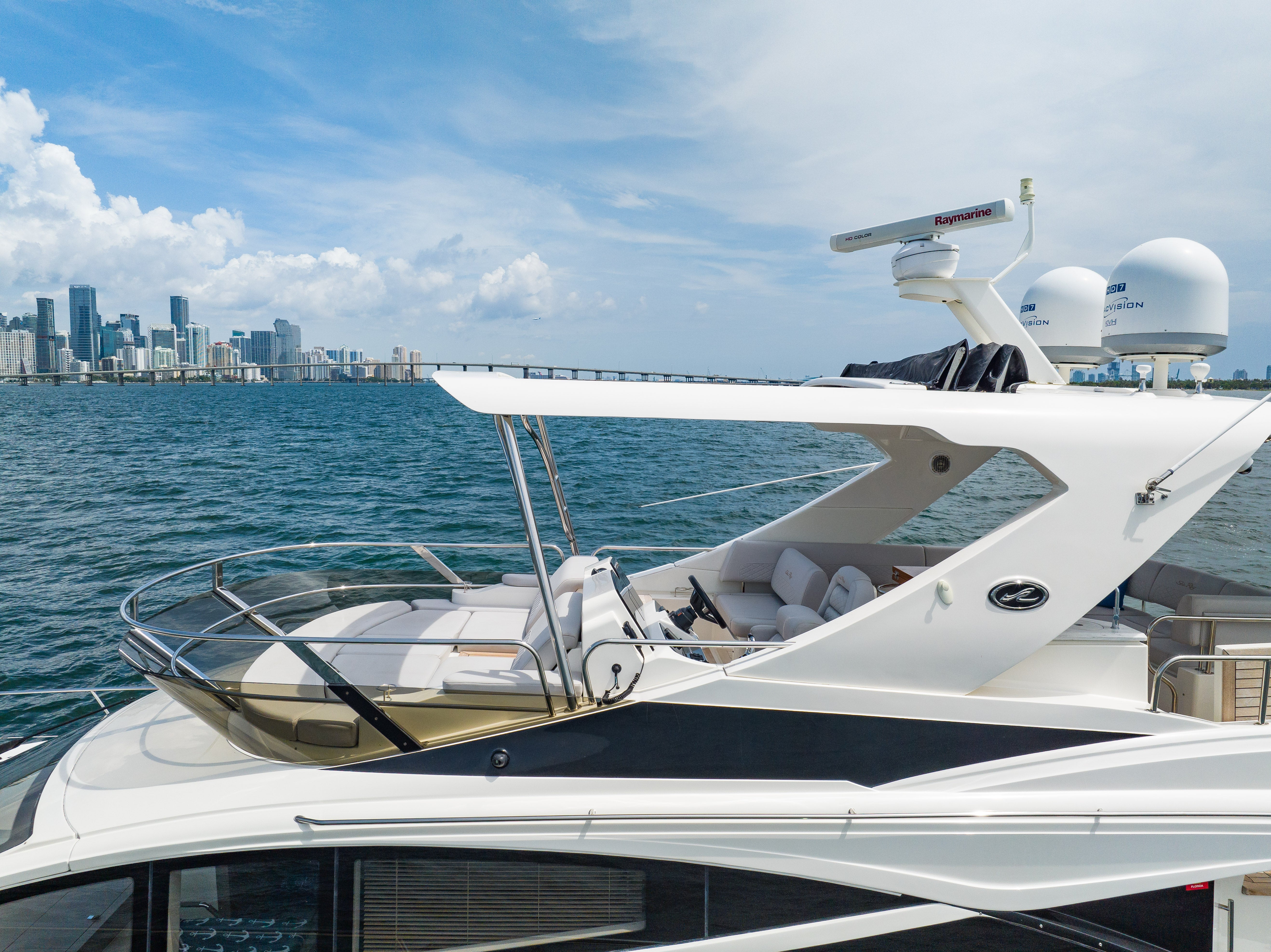 Sea Ray Sundancer 60 Charter - South Florida