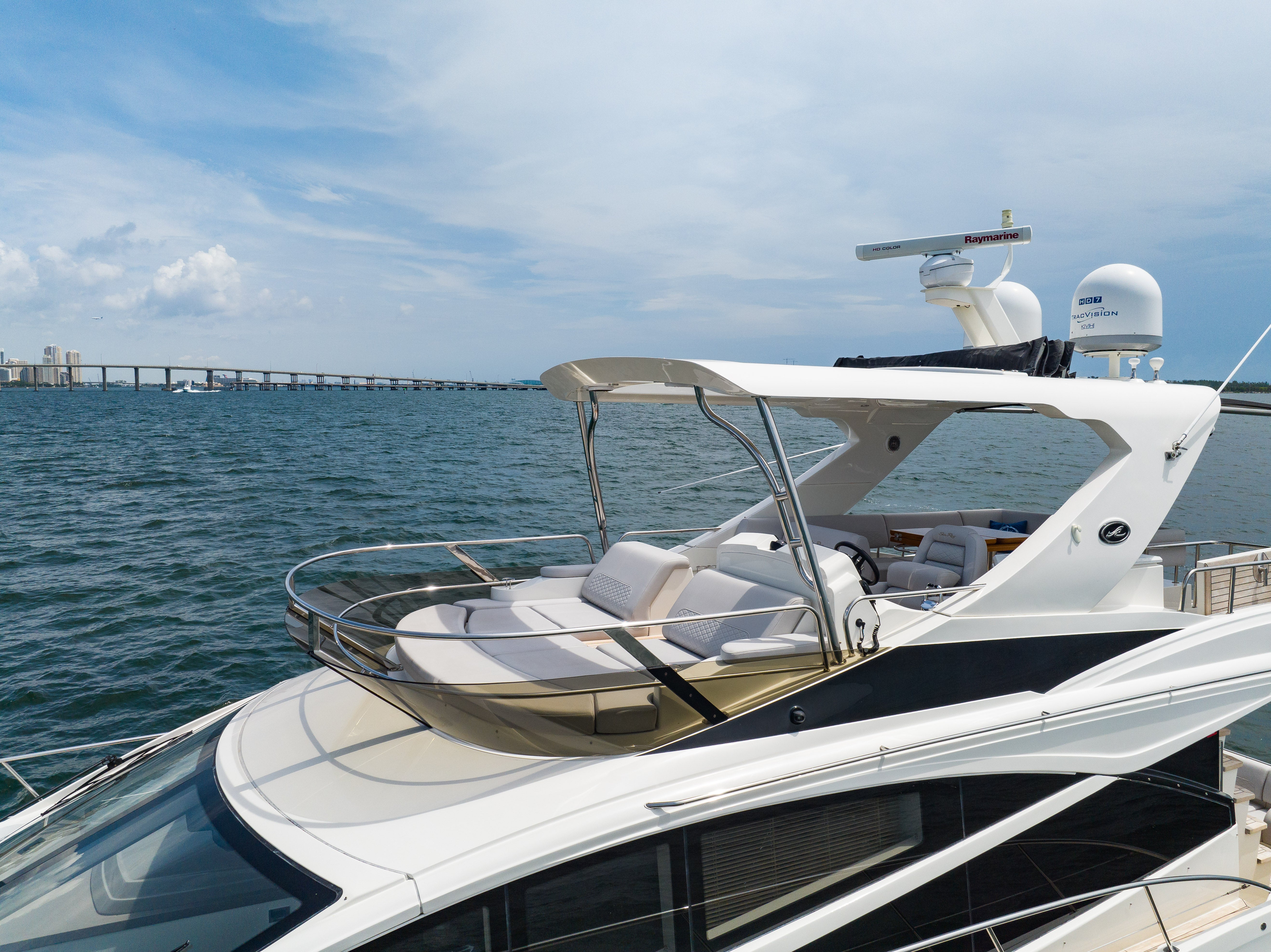 Sea Ray Sundancer 60 Charter - South Florida