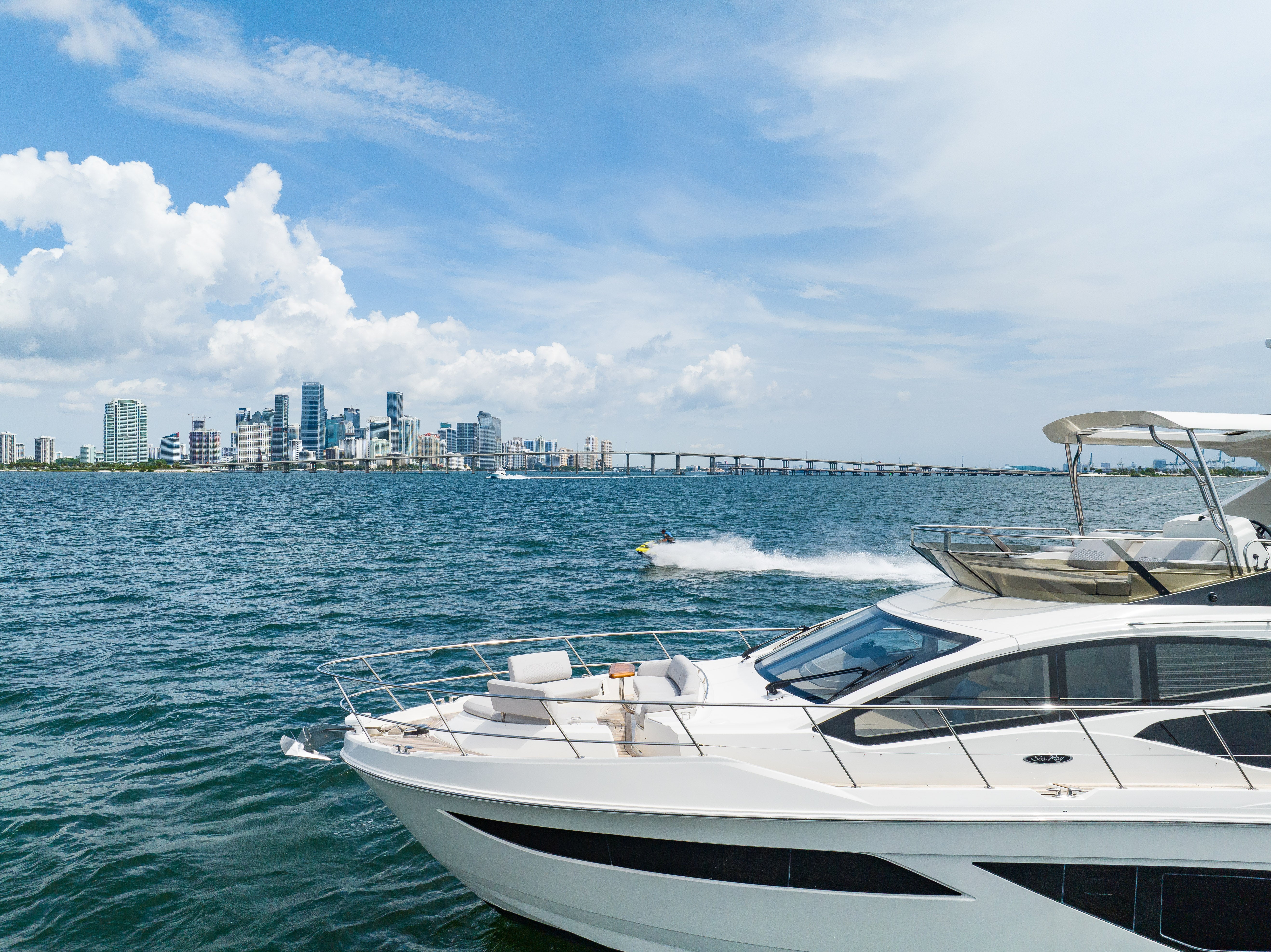 Sea Ray Sundancer 60 Charter - South Florida