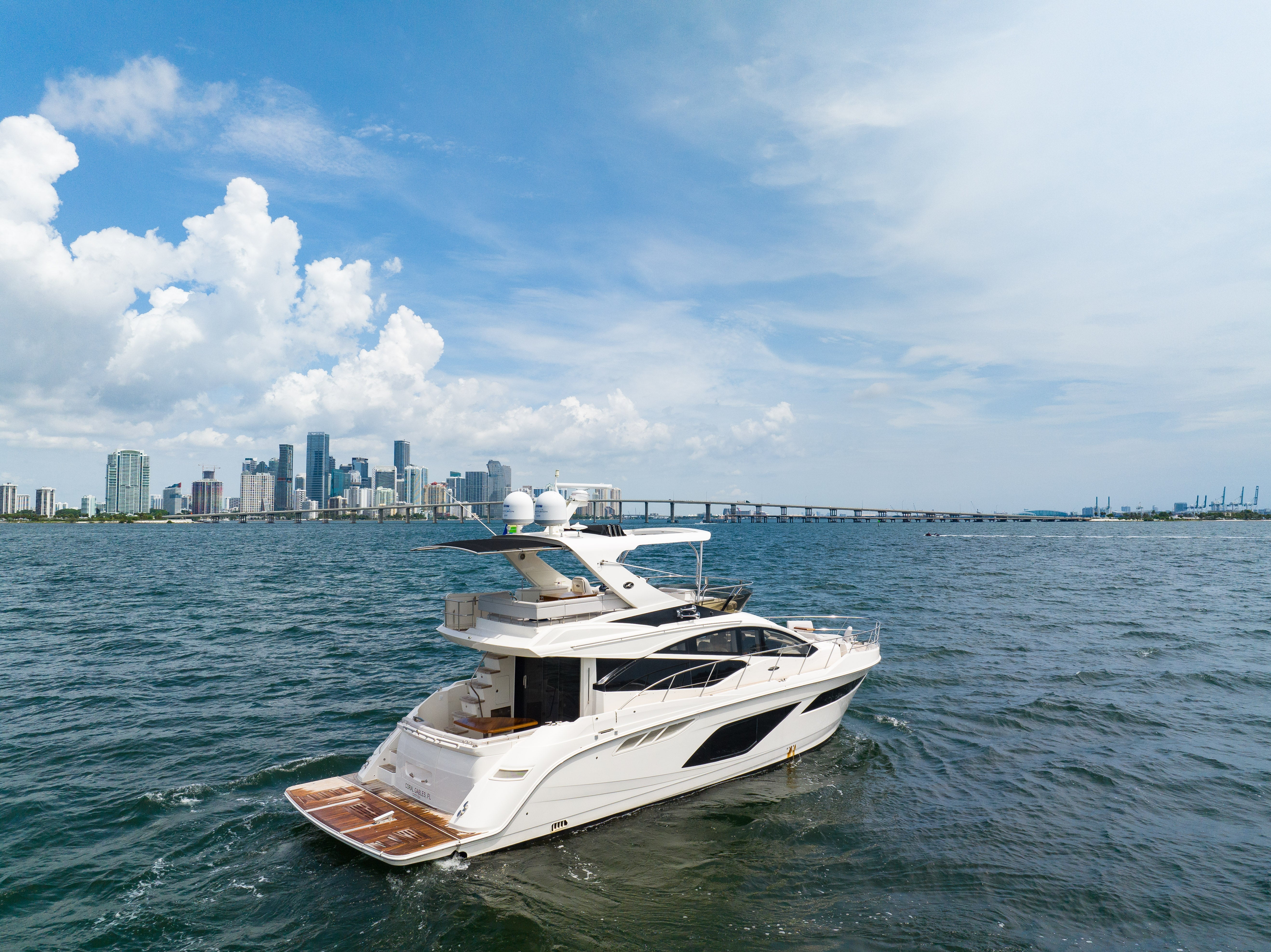 Sea Ray Sundancer 60 Charter - South Florida