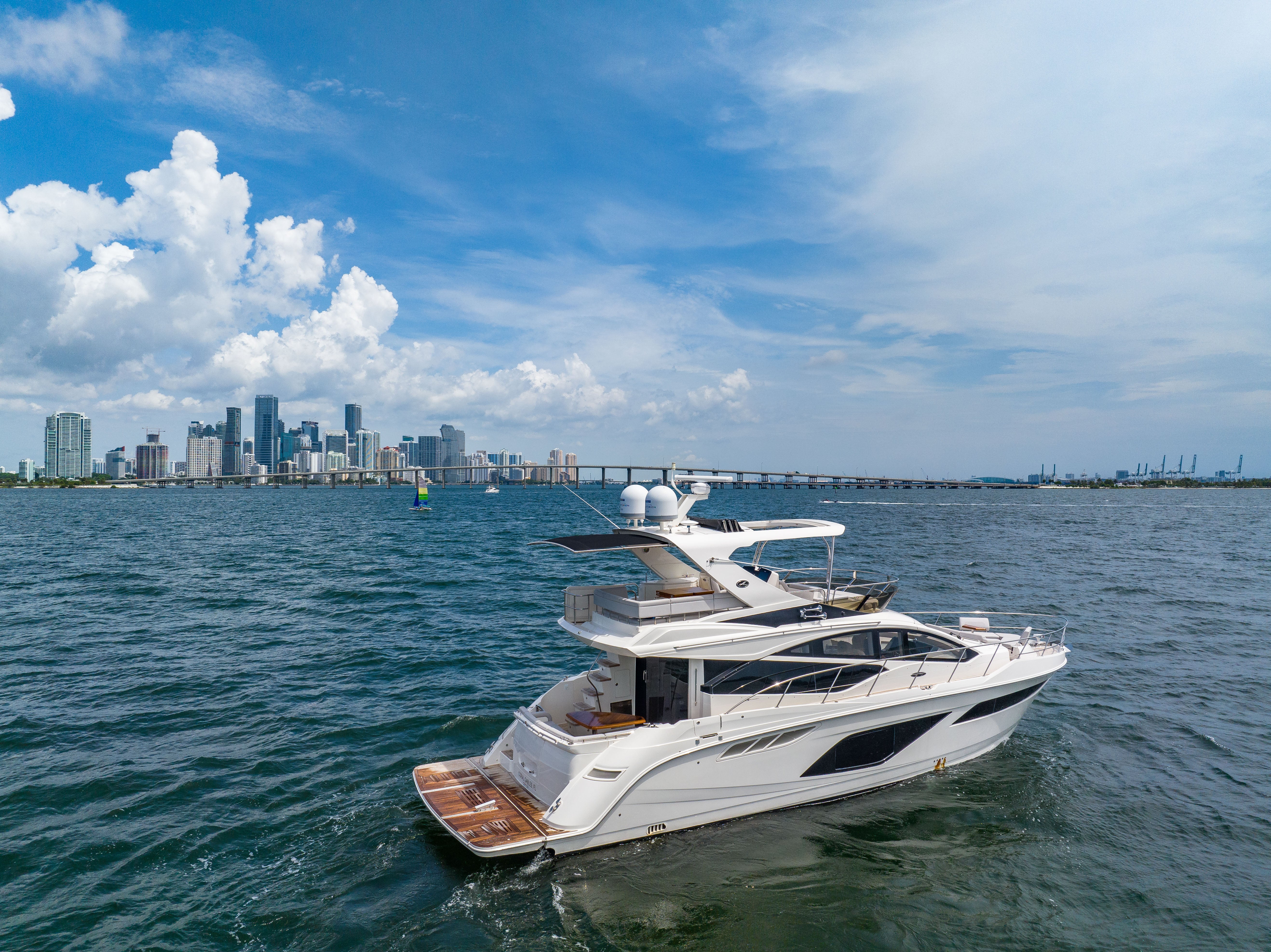 Sea Ray Sundancer 60 Charter - South Florida