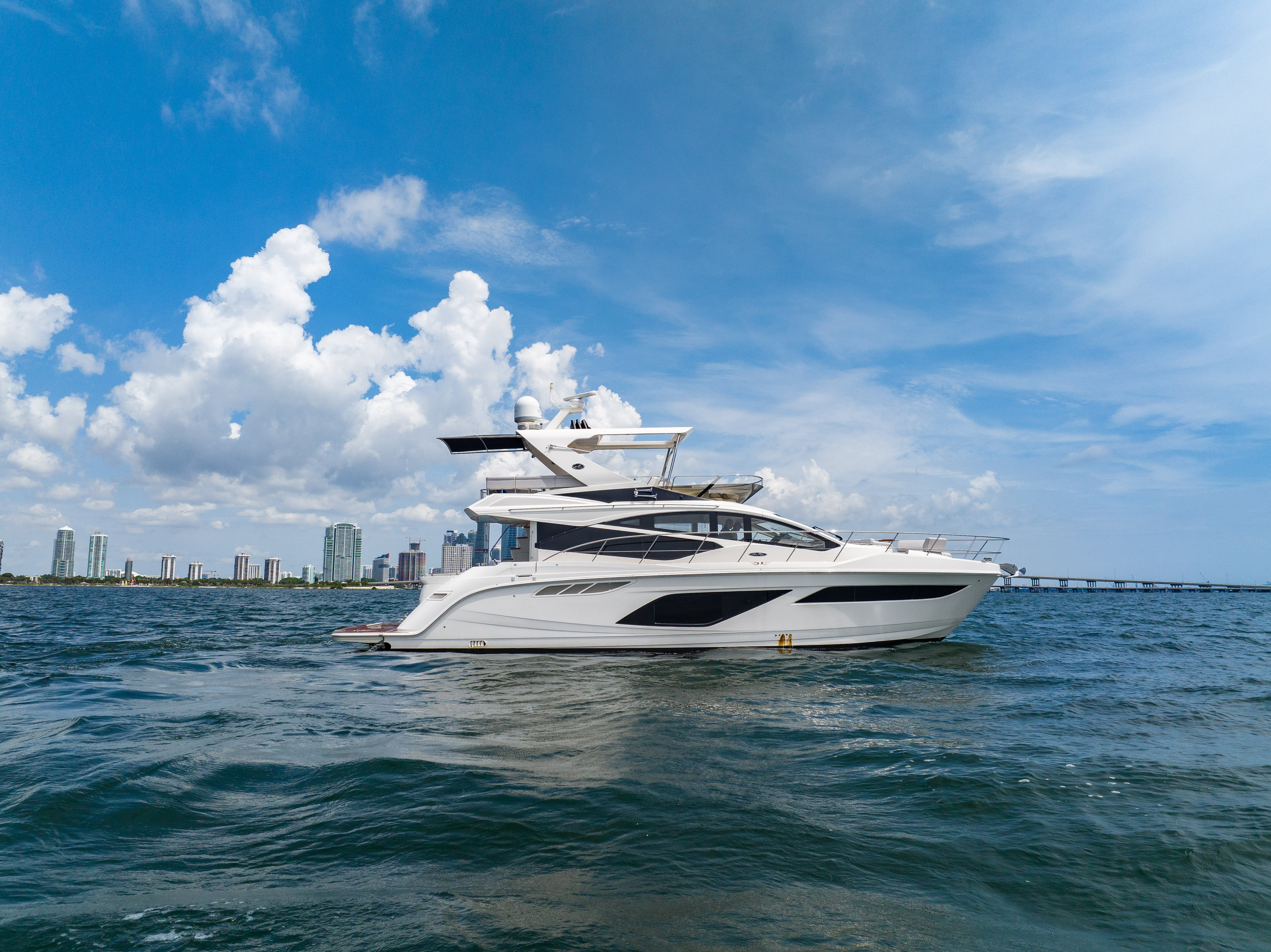 Sea Ray Sundancer 60 Charter - South Florida