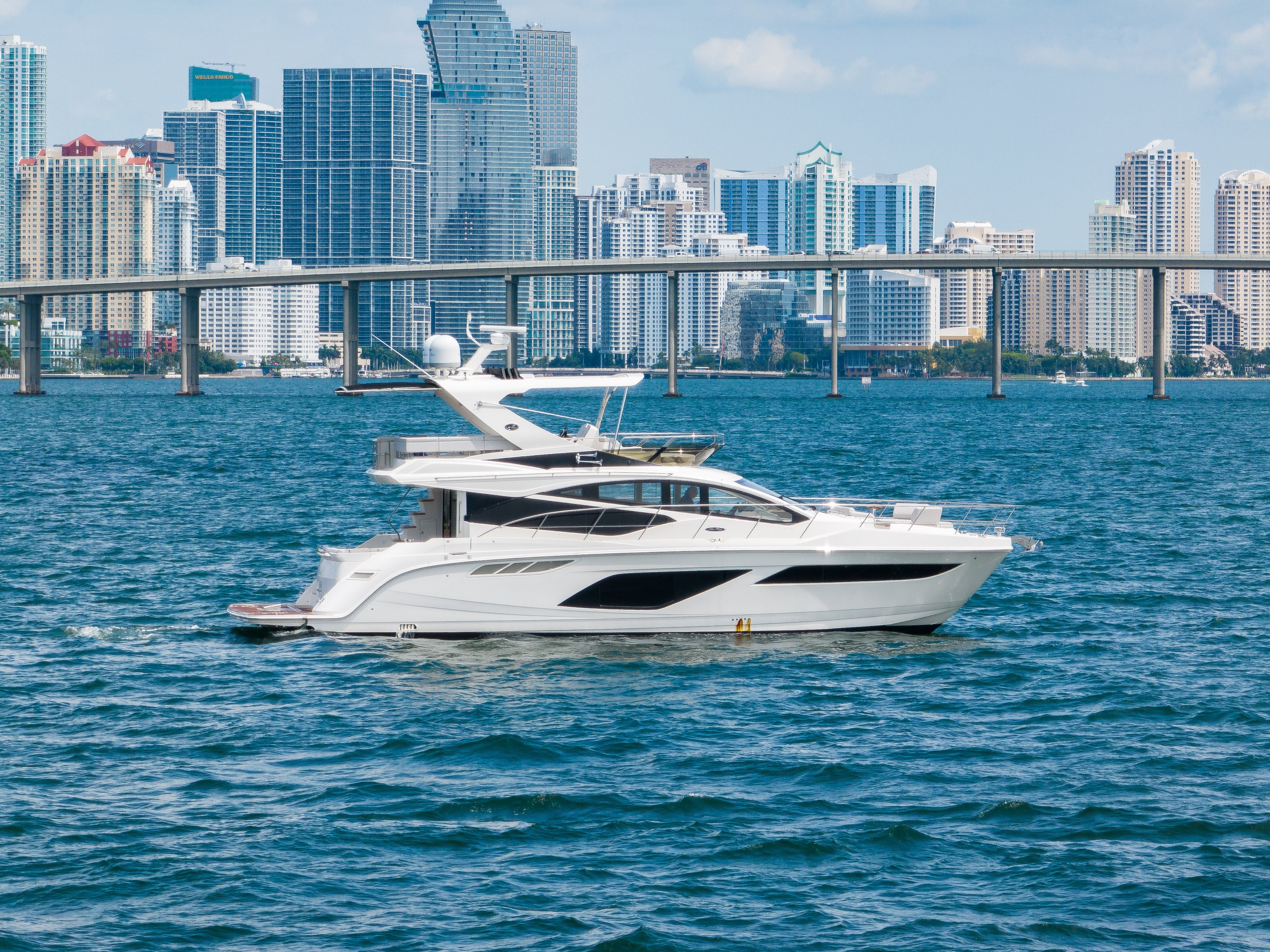 Sea Ray Sundancer 60 Charter - South Florida