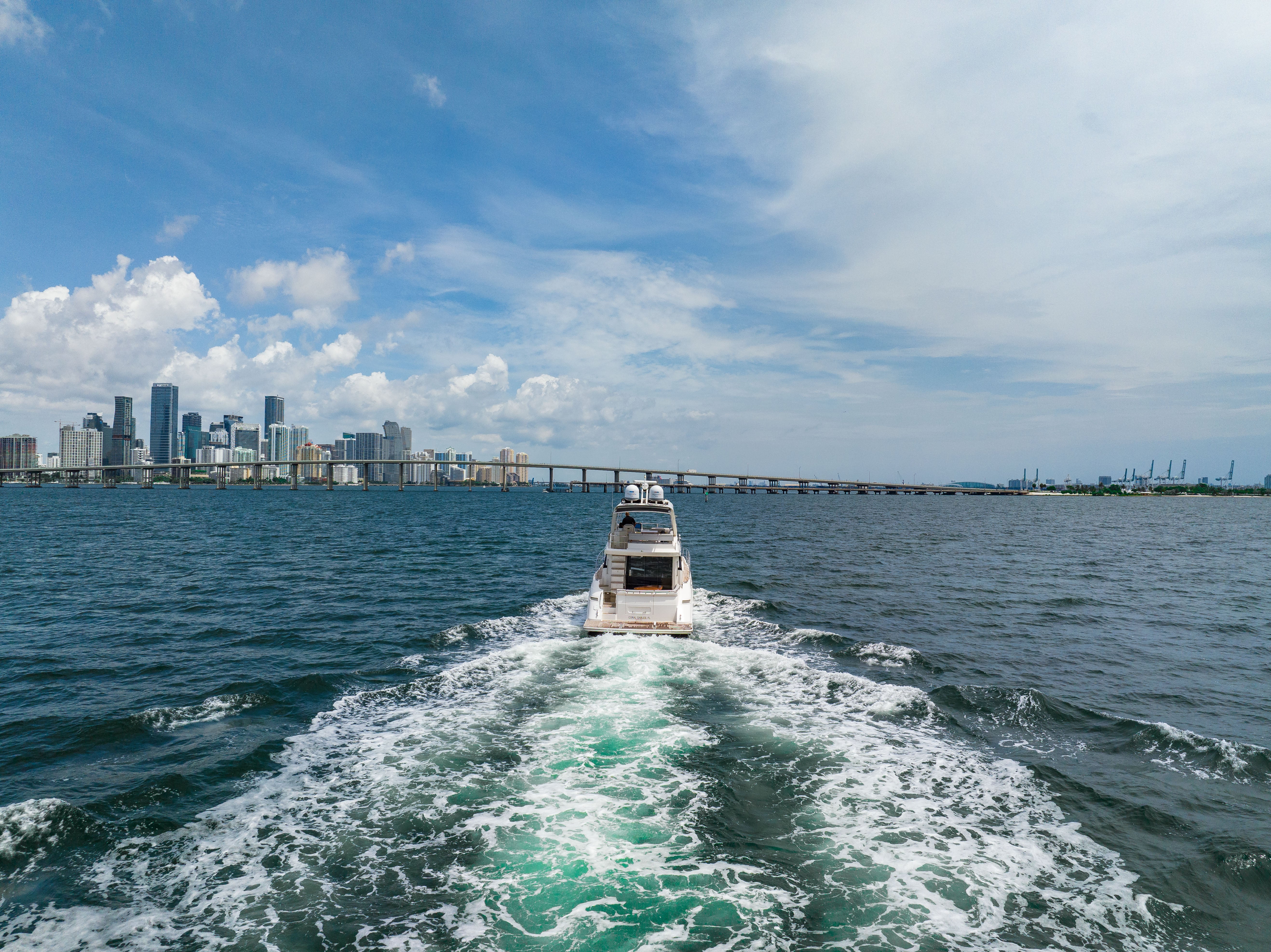 Sea Ray Sundancer 60 Charter - South Florida
