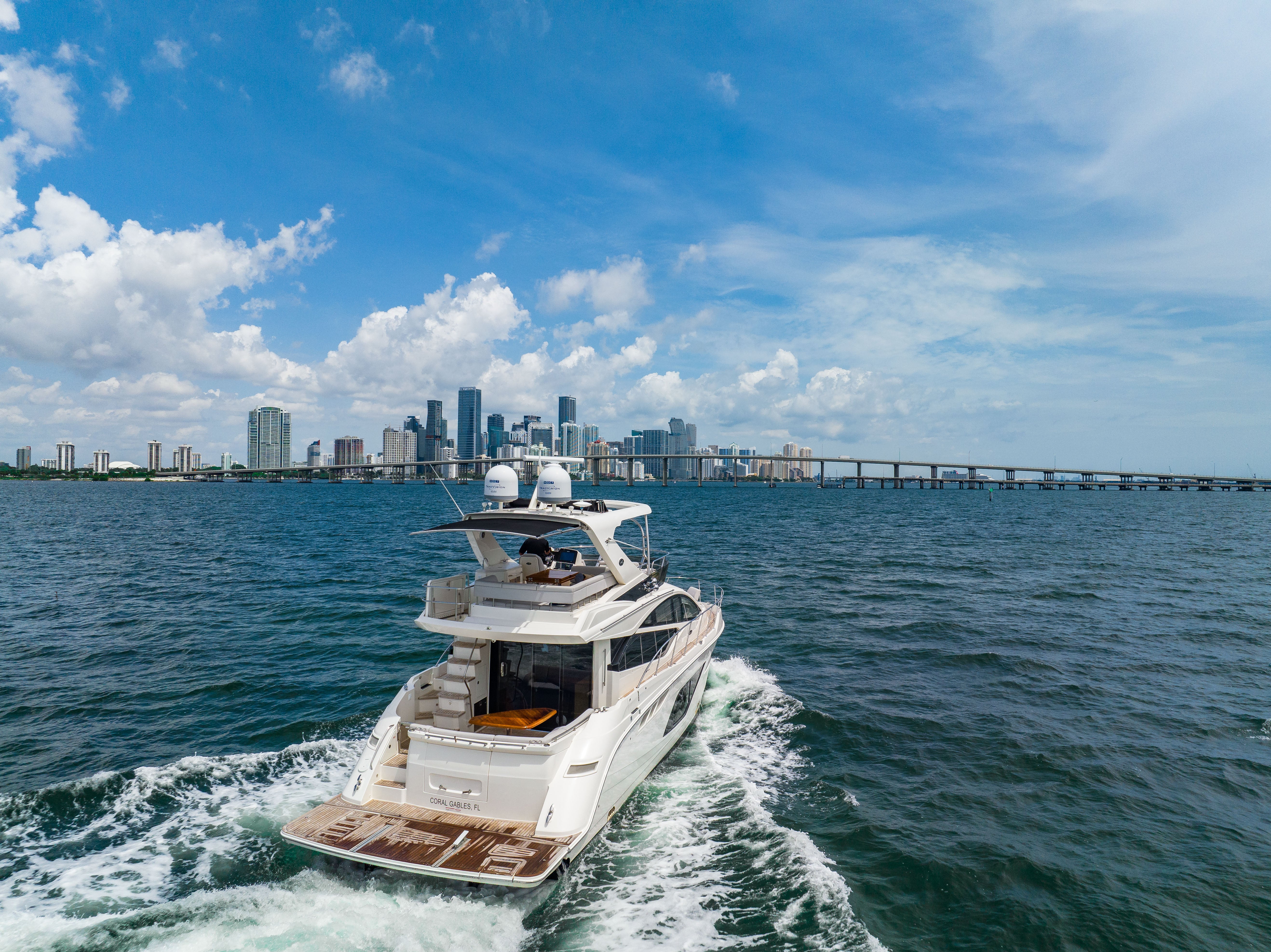 Sea Ray Sundancer 60 Charter - South Florida