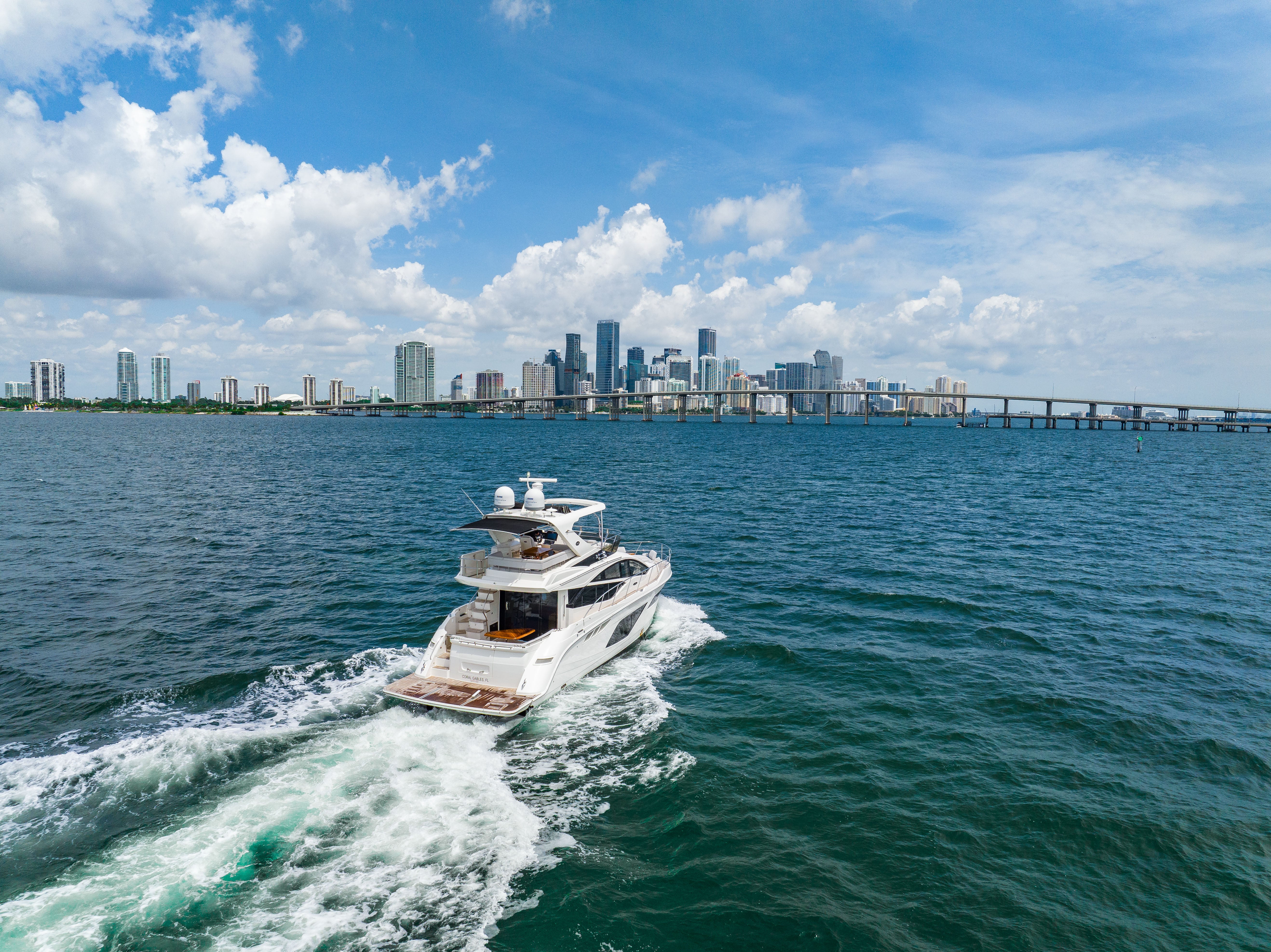 Sea Ray Sundancer 60 Charter - South Florida
