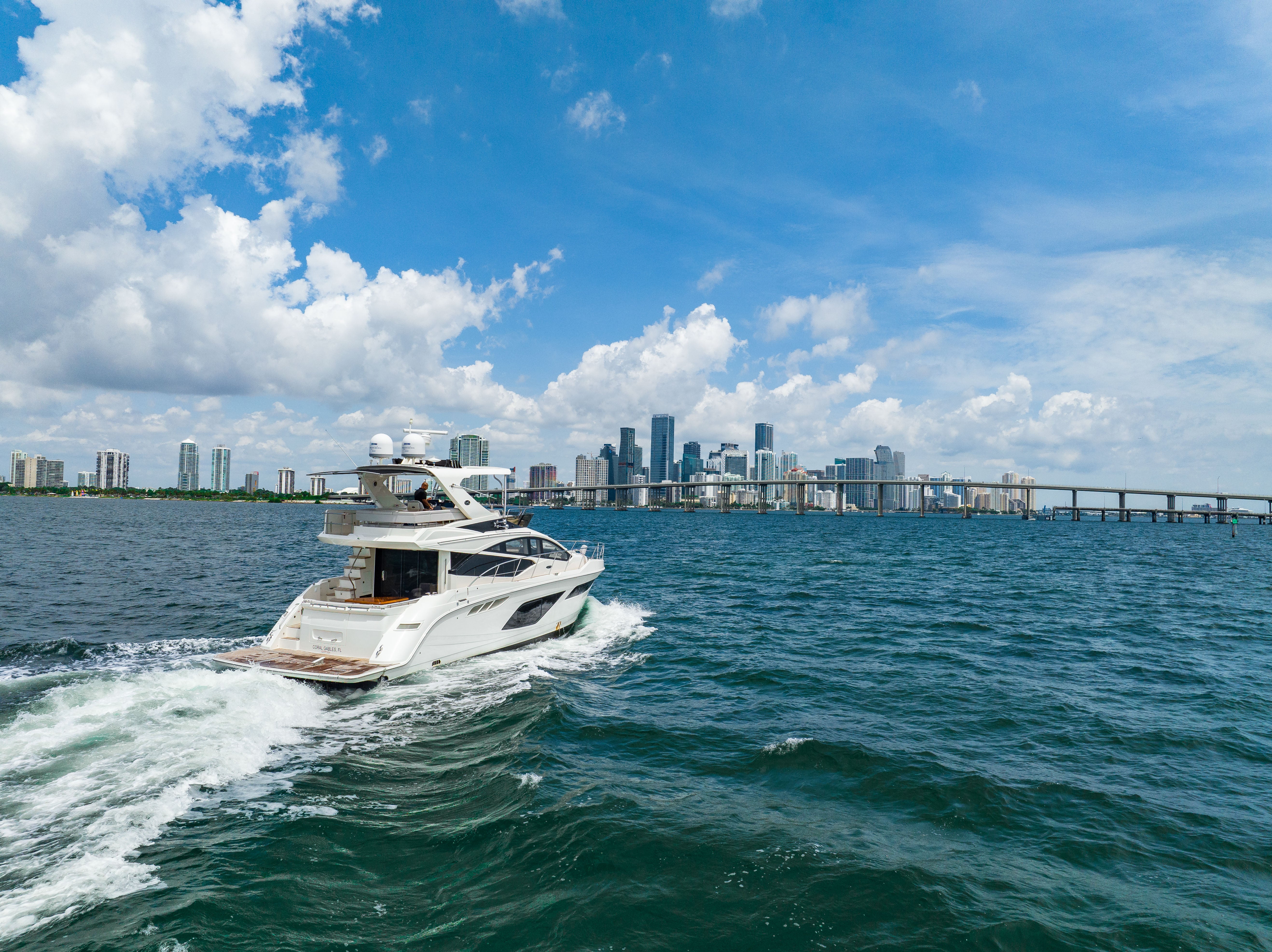 Sea Ray Sundancer 60 Charter - South Florida