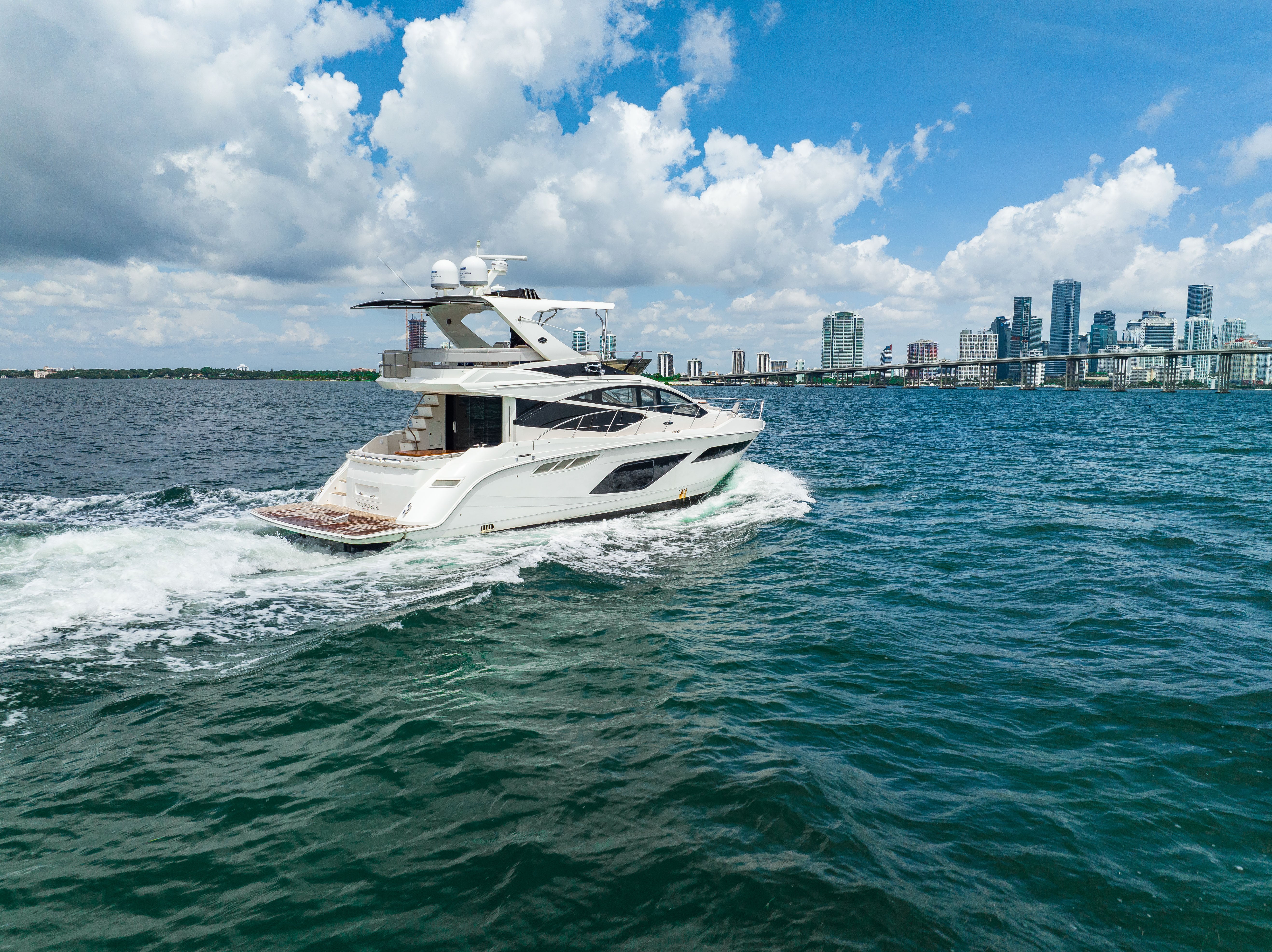 Sea Ray Sundancer 60 Charter - South Florida