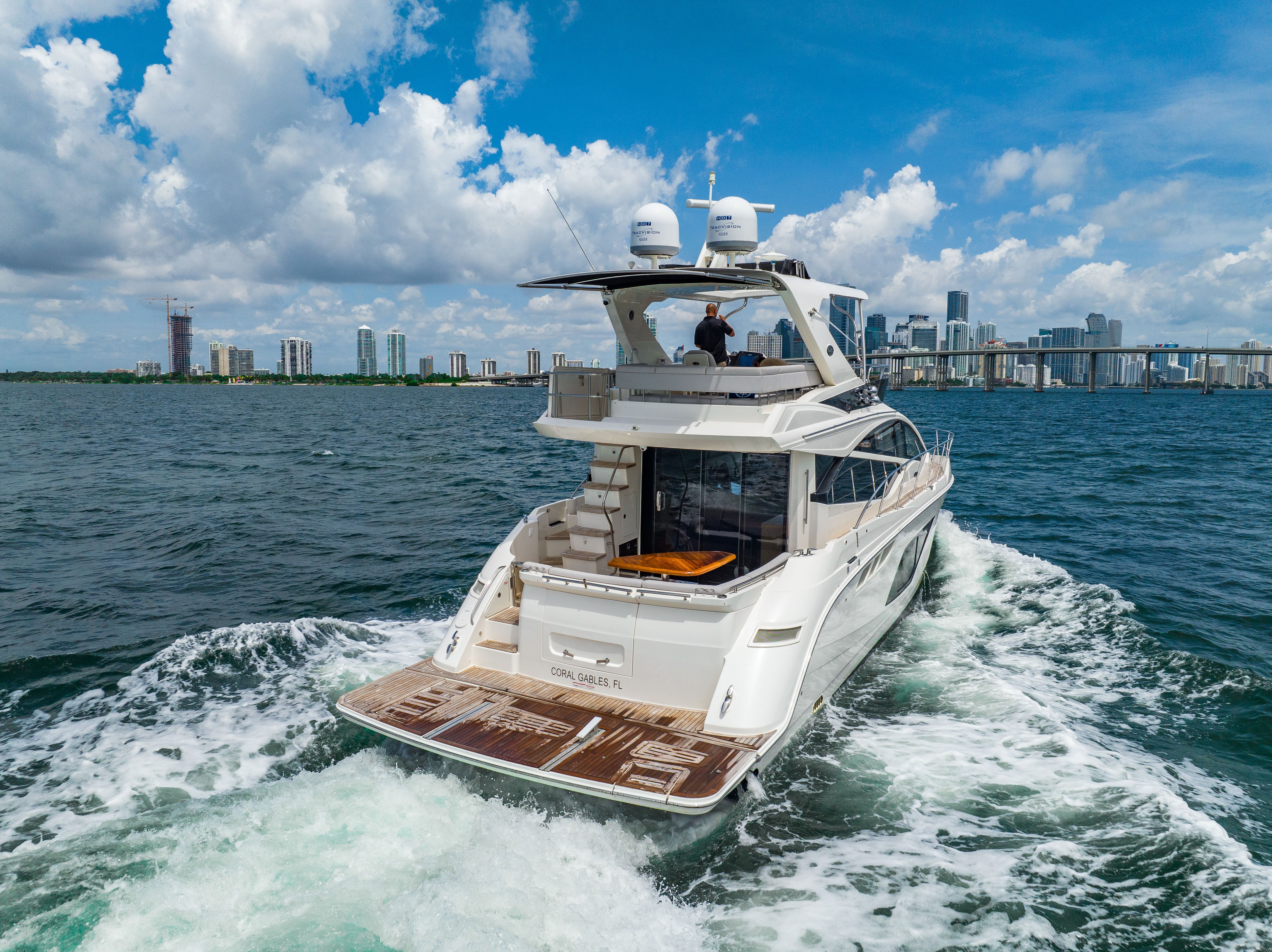 Sea Ray Sundancer 60 Charter - South Florida