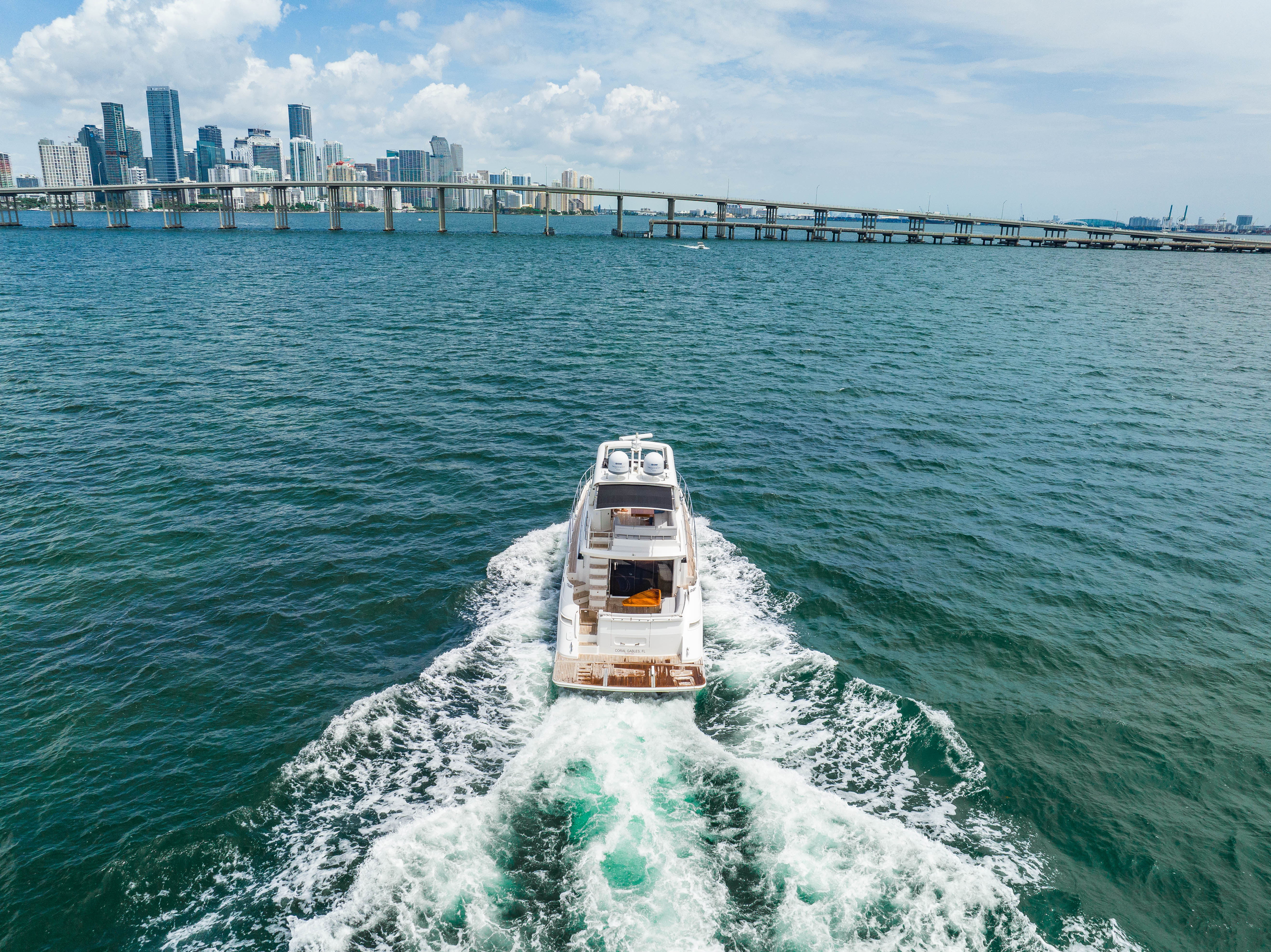 Sea Ray Sundancer 60 Charter - South Florida
