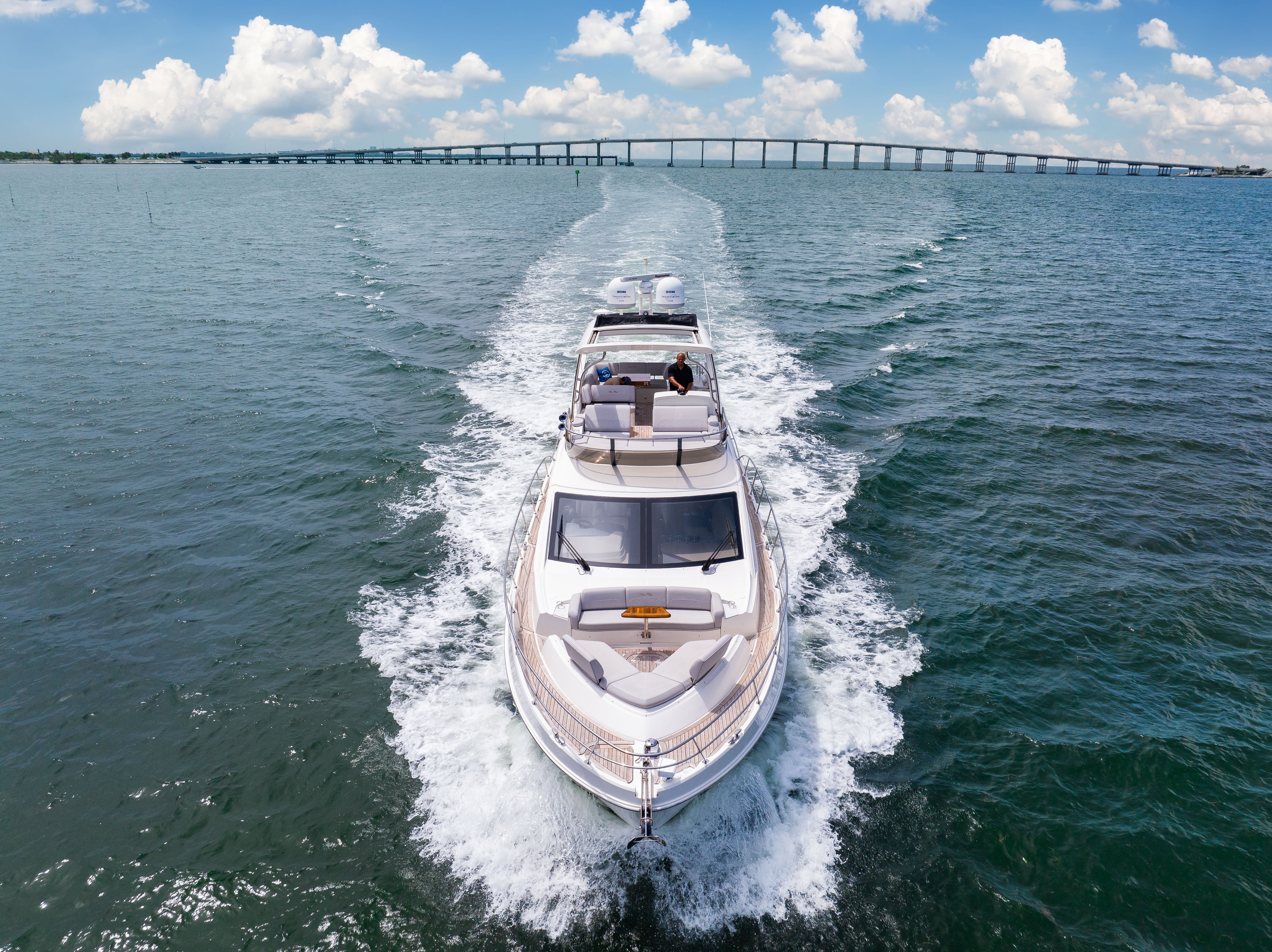 Sea Ray Sundancer 60 Charter - South Florida