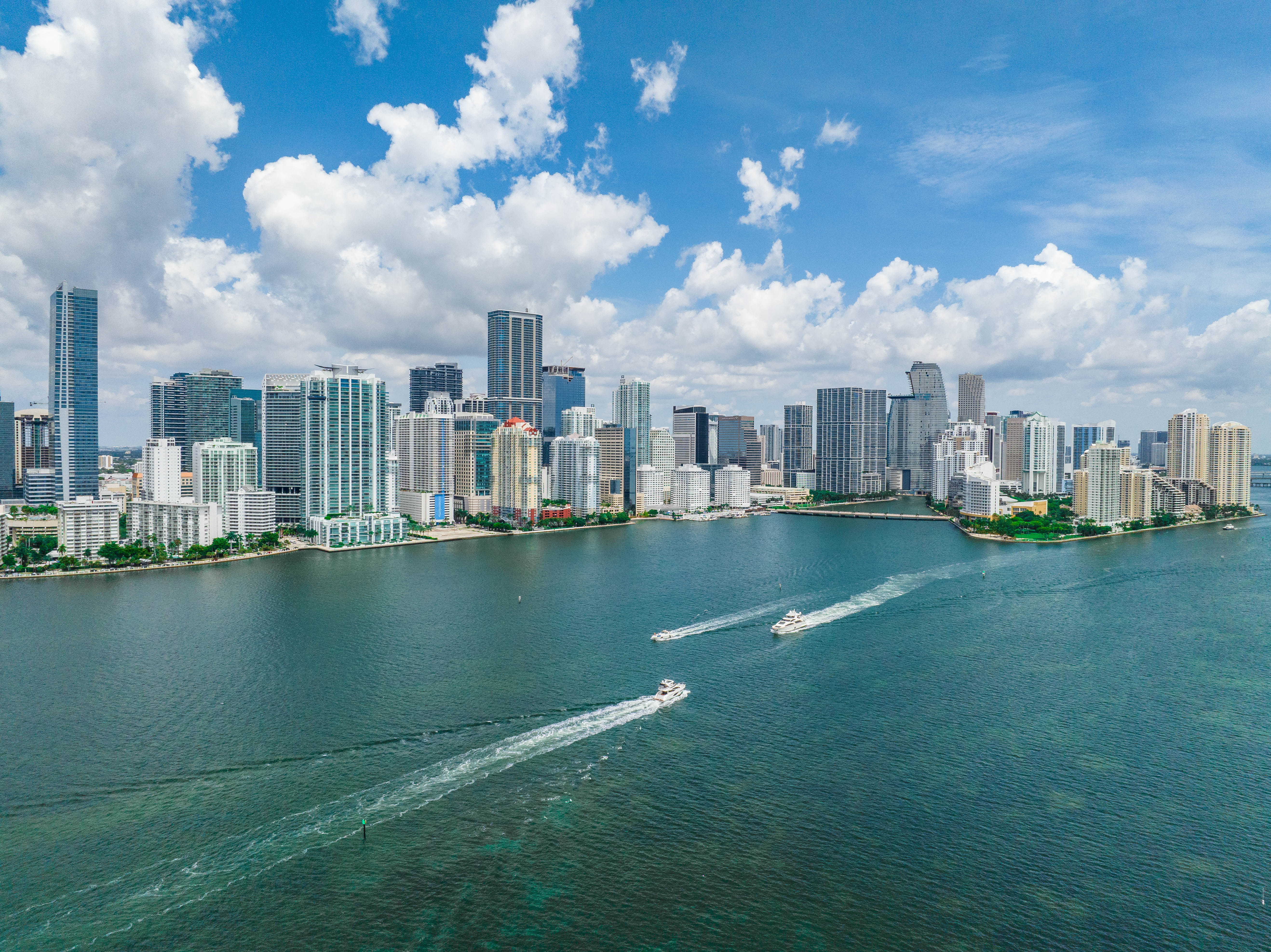 Sea Ray Sundancer 60 Charter - South Florida