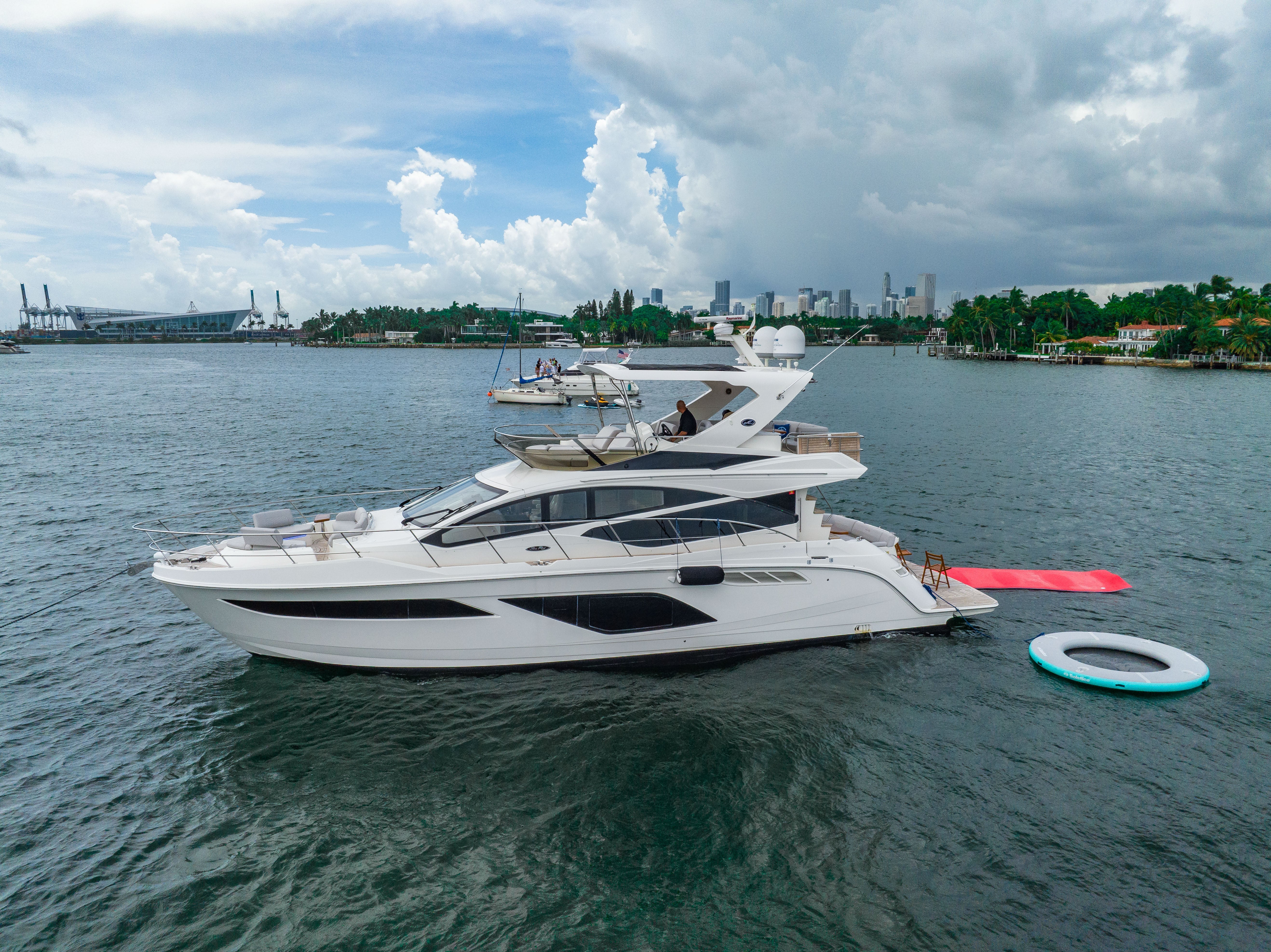 Sea Ray Sundancer 60 Charter - South Florida