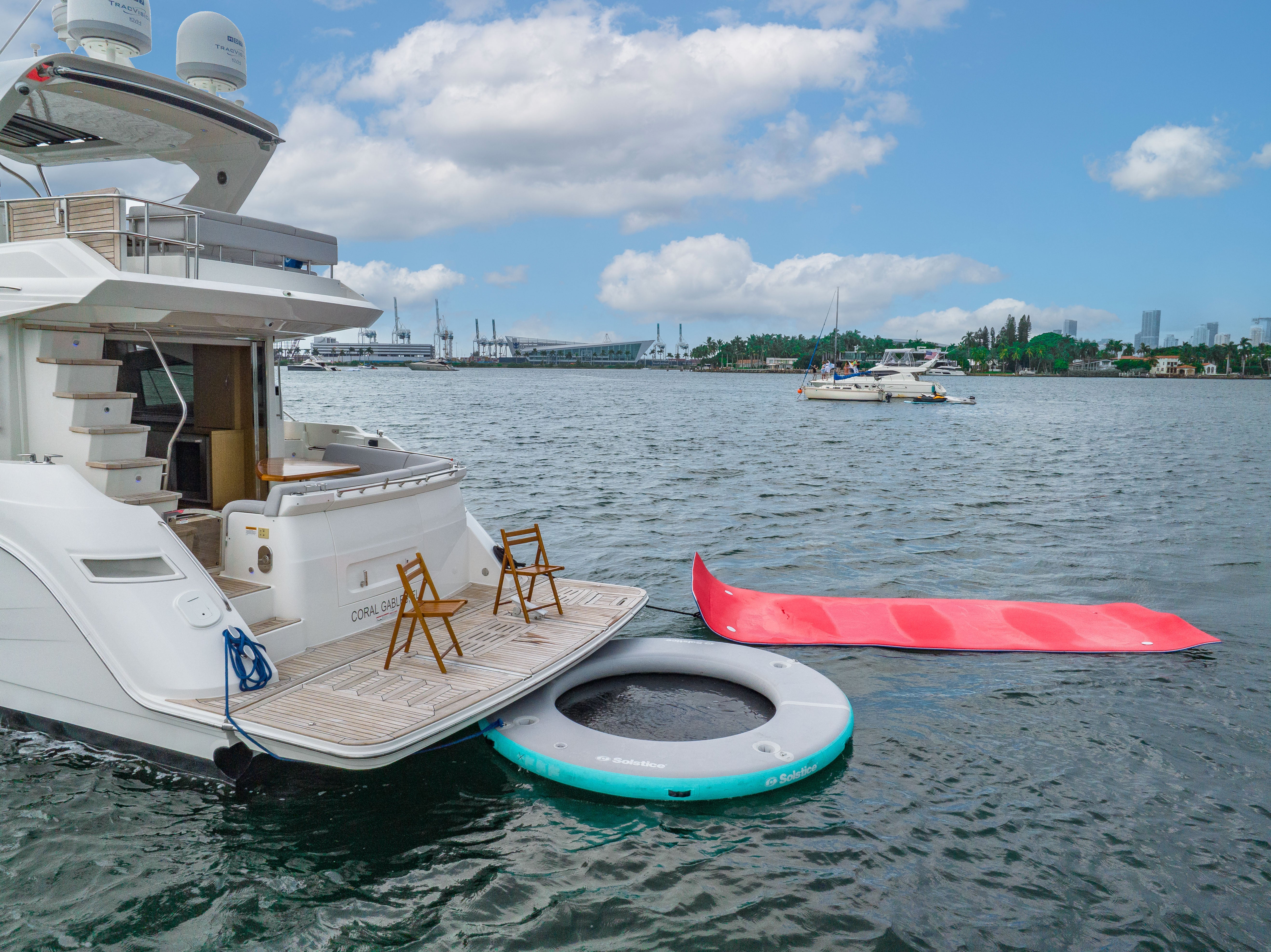 Sea Ray Sundancer 60 Charter - South Florida