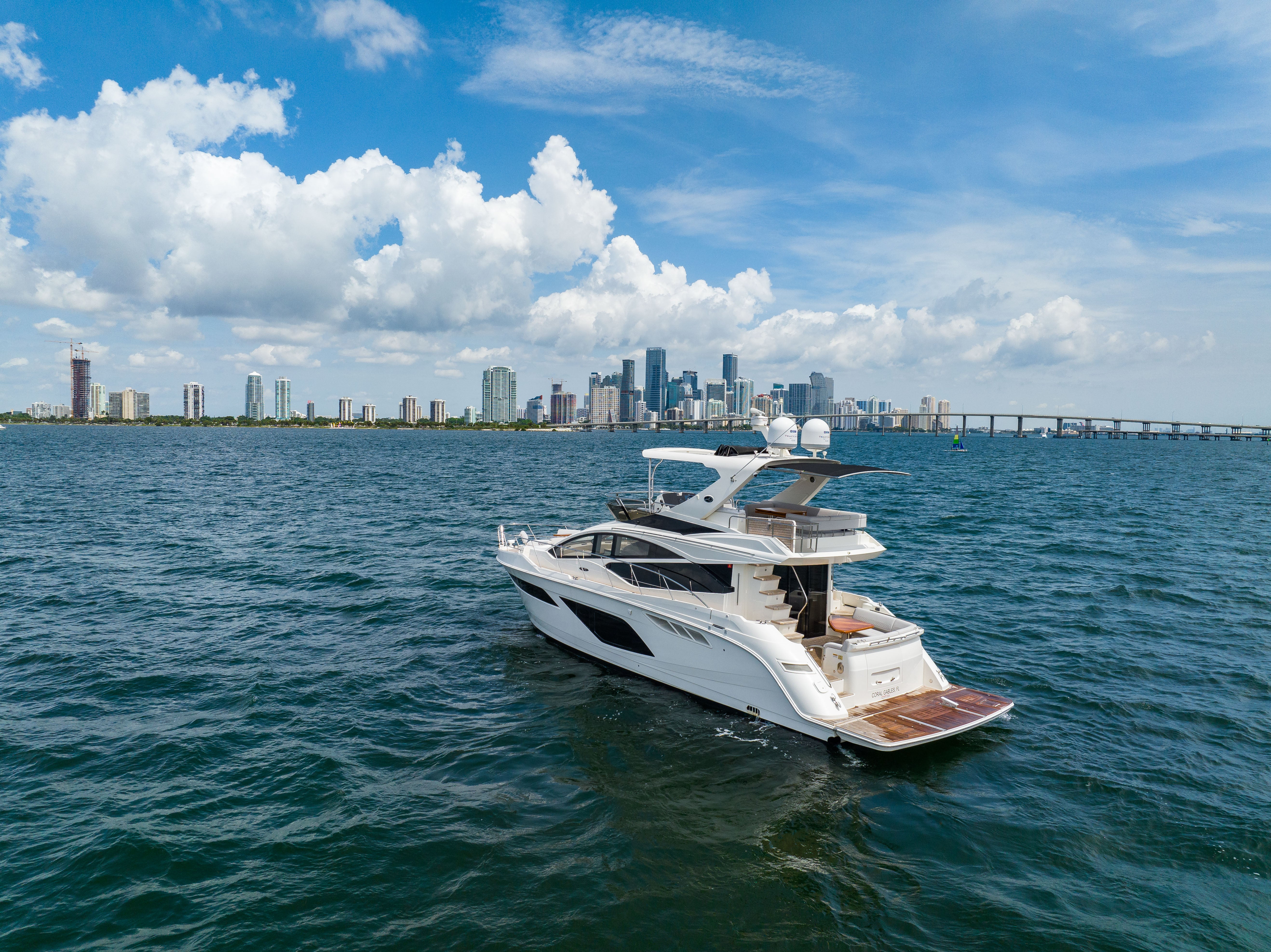 Sea Ray Sundancer 60 Charter - South Florida